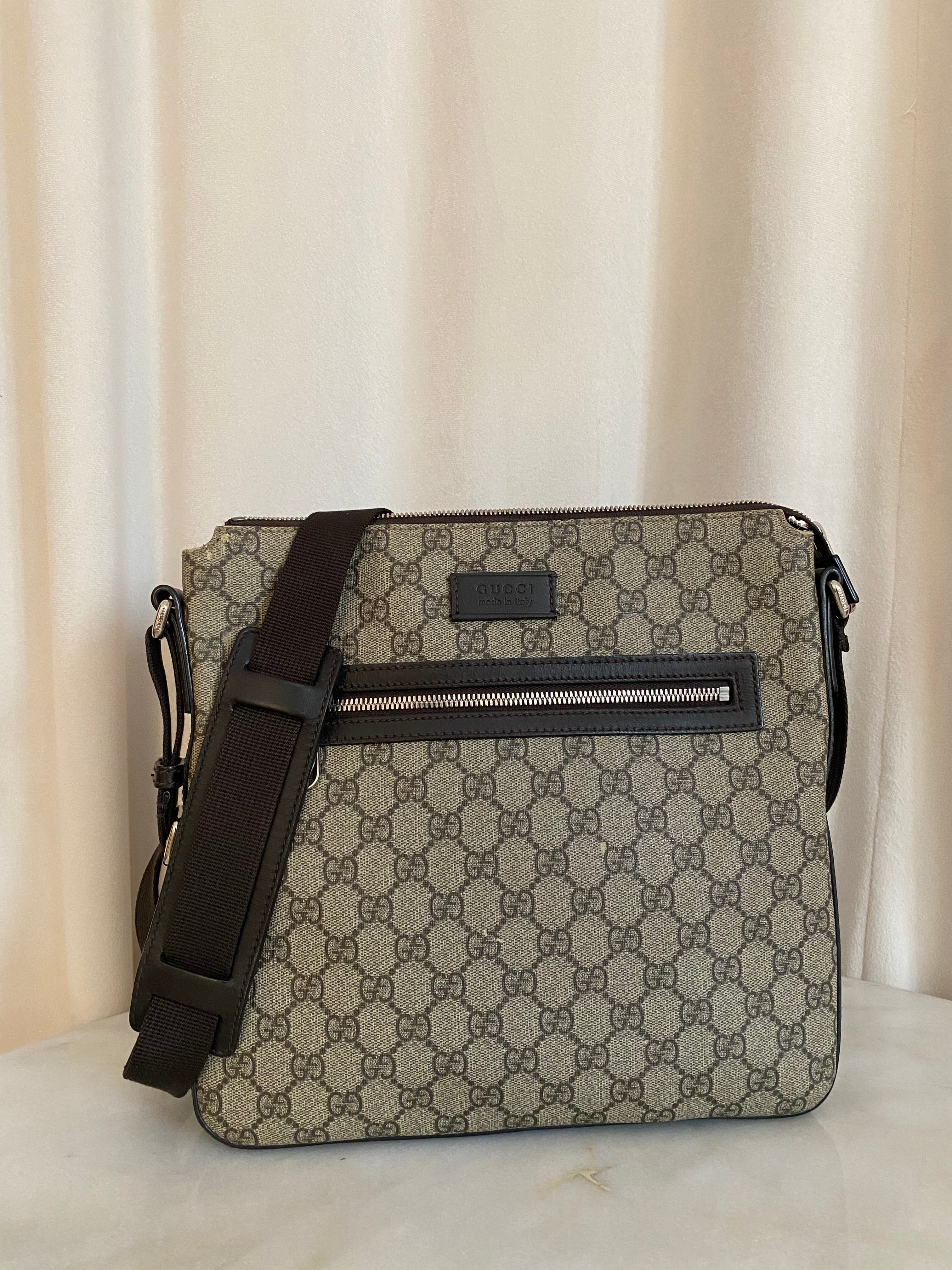 Gucci Bicolor GG Supreme Messenger Bag