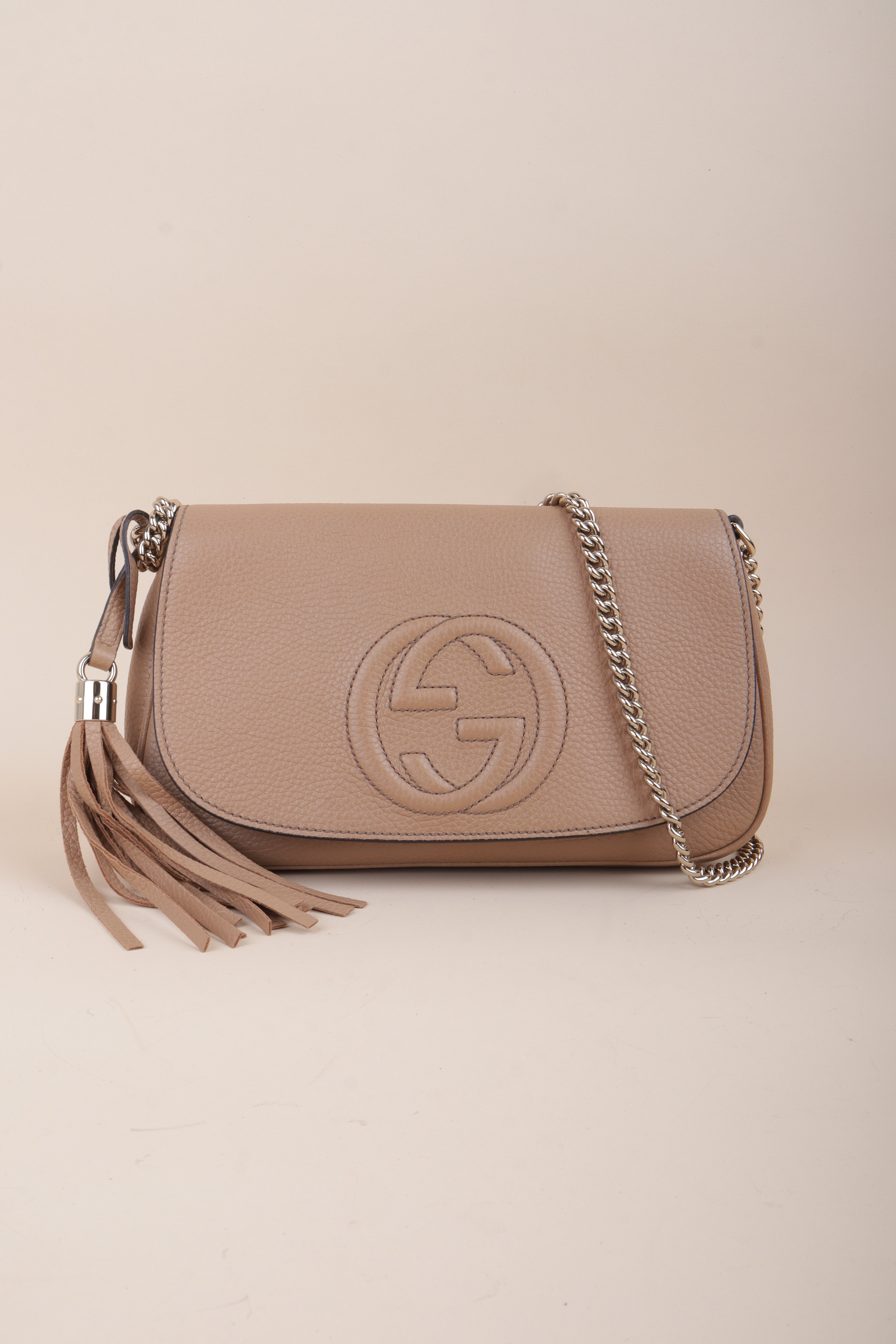 Gucci Beige Pebbled Soho Disco GG Tassel Crossbody Flap Medium Bag