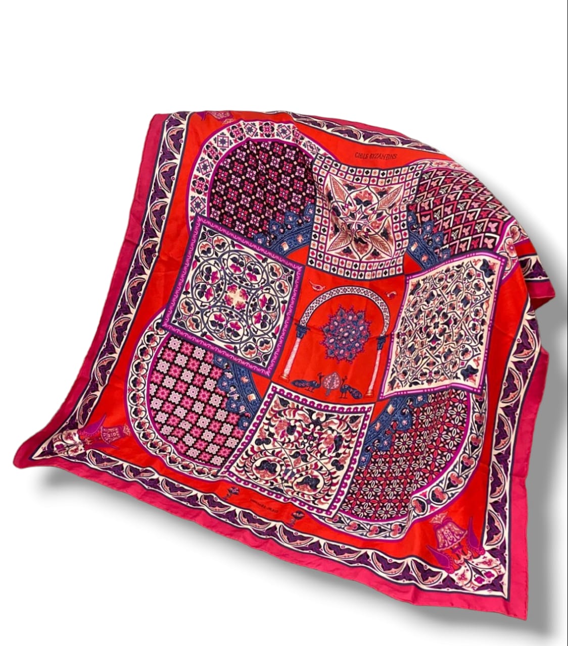 Hermes Bicolor Square Scarf – The Closet Egypt