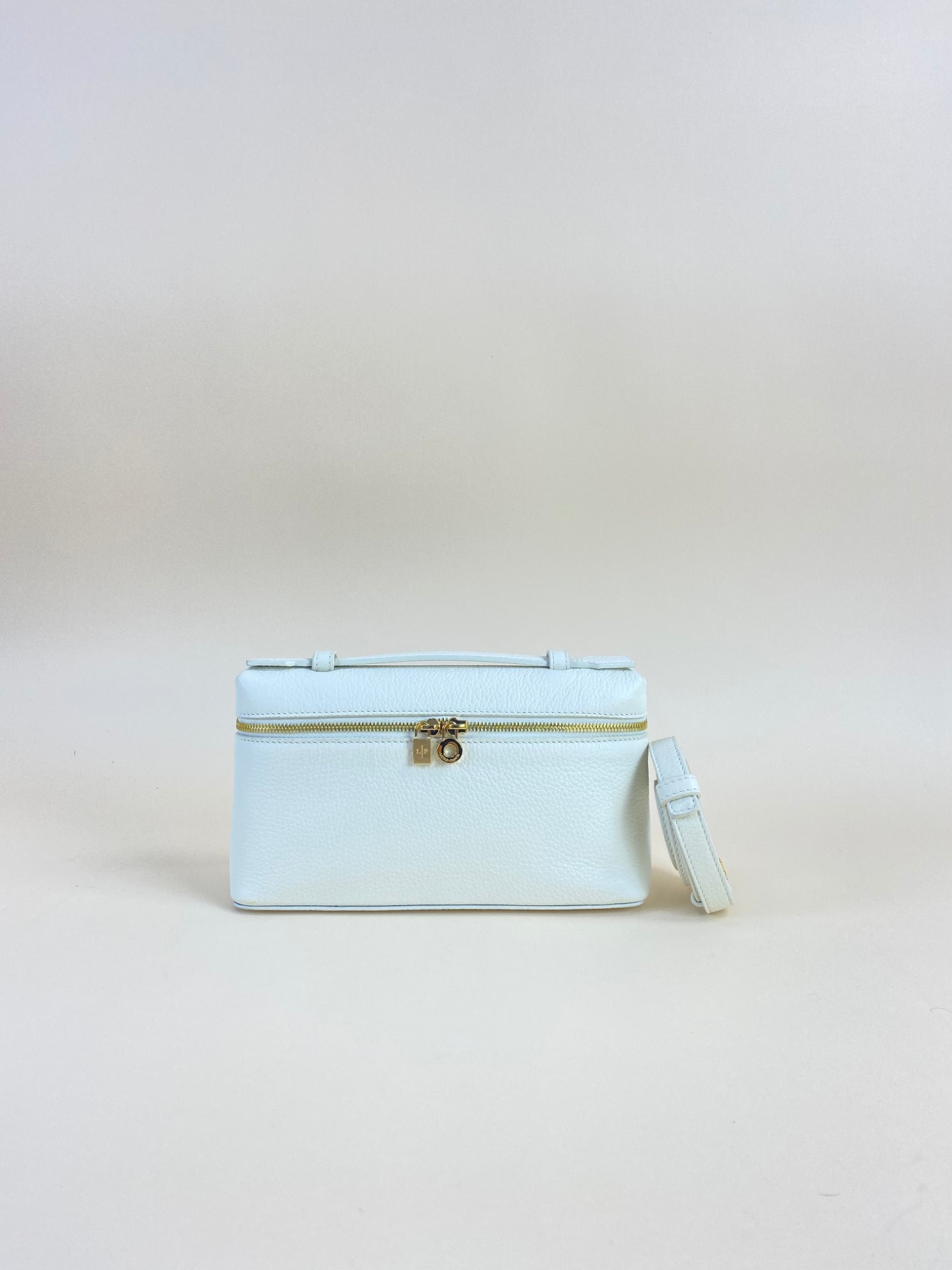 Loro Piana l19 extra pocket off-white grained calfskin