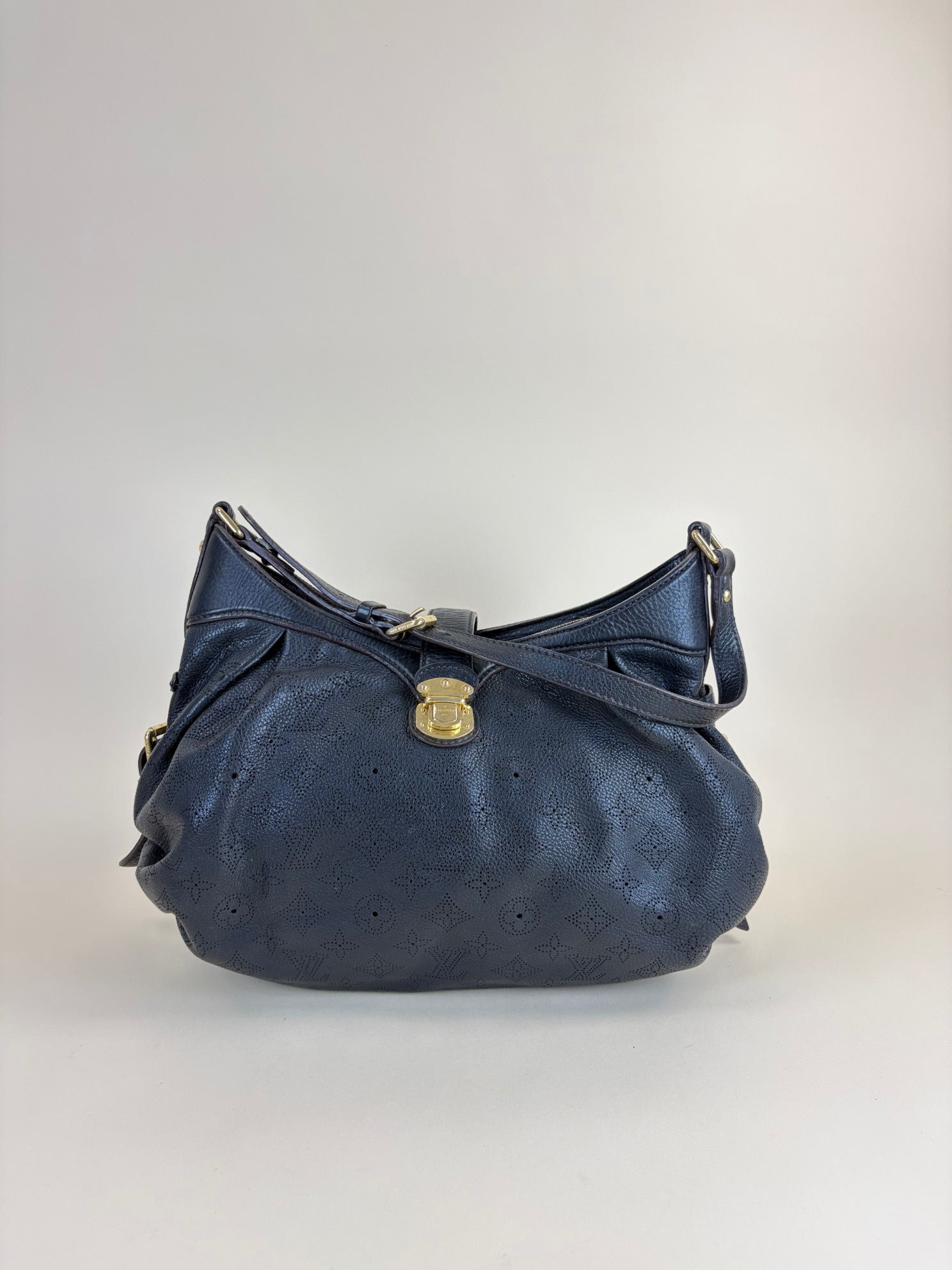 Louis Vuitton Mahina XS-BAG black monogram