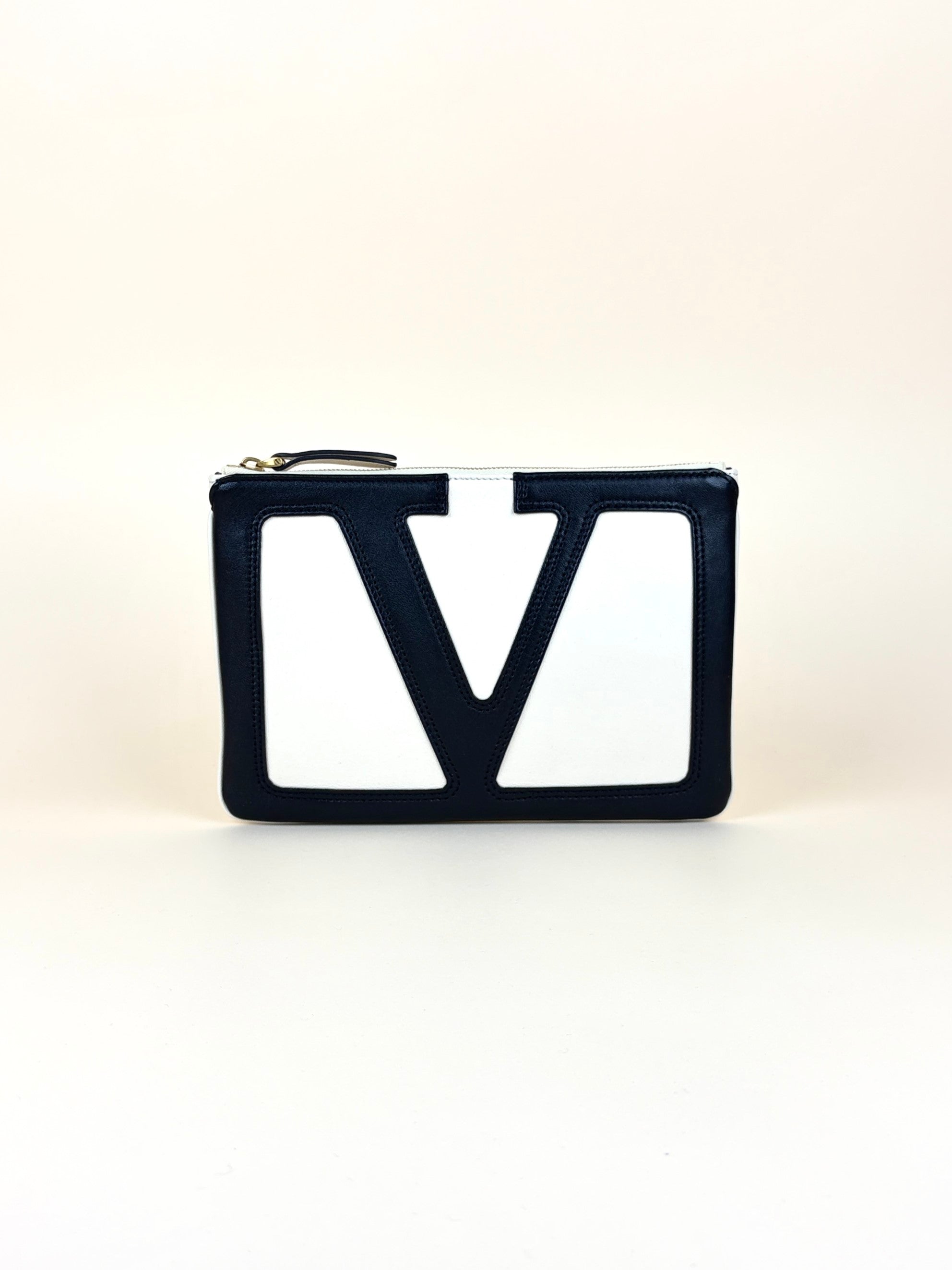 Valentino  graven white /black viva superstar Nappa leather zip pouch