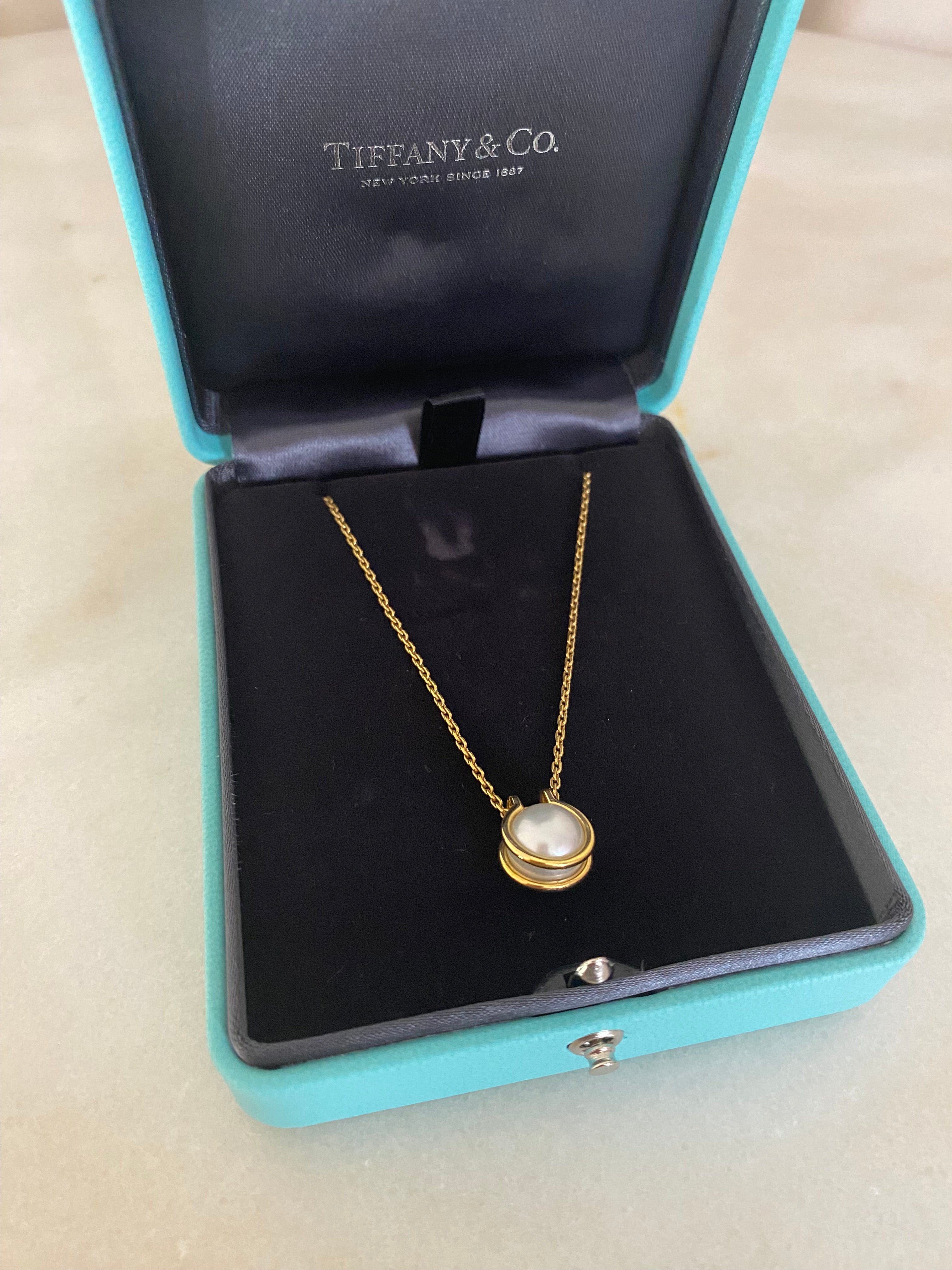 Tiffany & Co 18K Yellow Gold with Sea Pearl Necklace