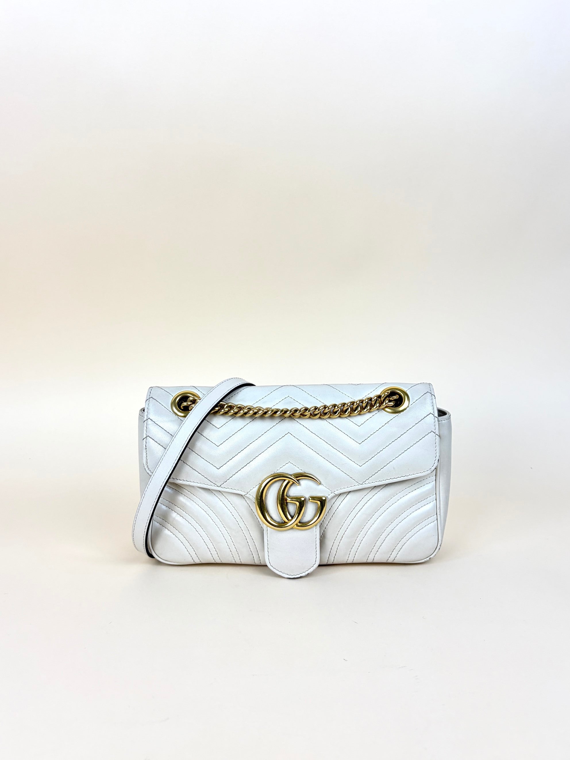 Gucci of white GG Marmont small Shoulder Bag