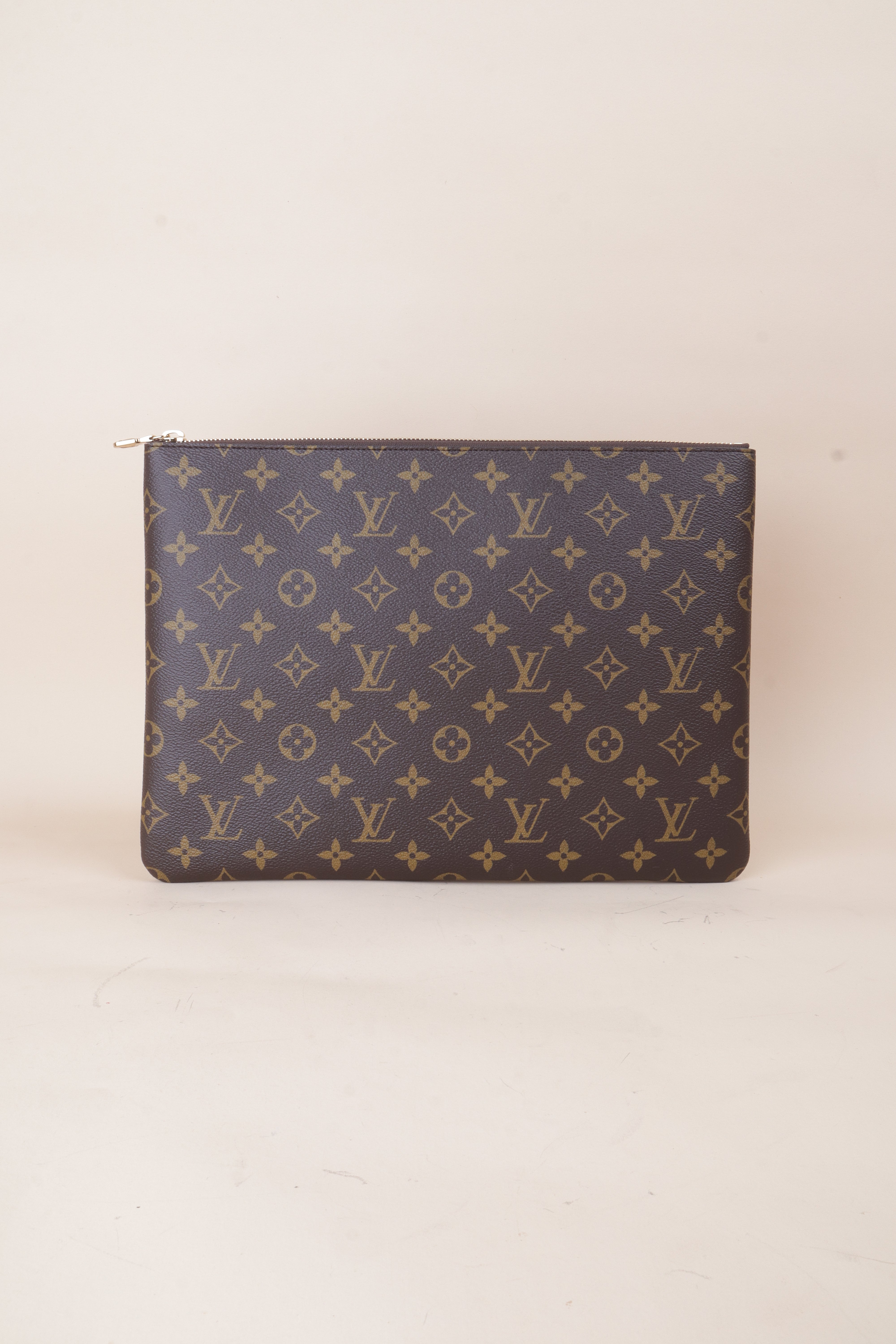 Louis Vuitton key l  Monogram Zip Clutch