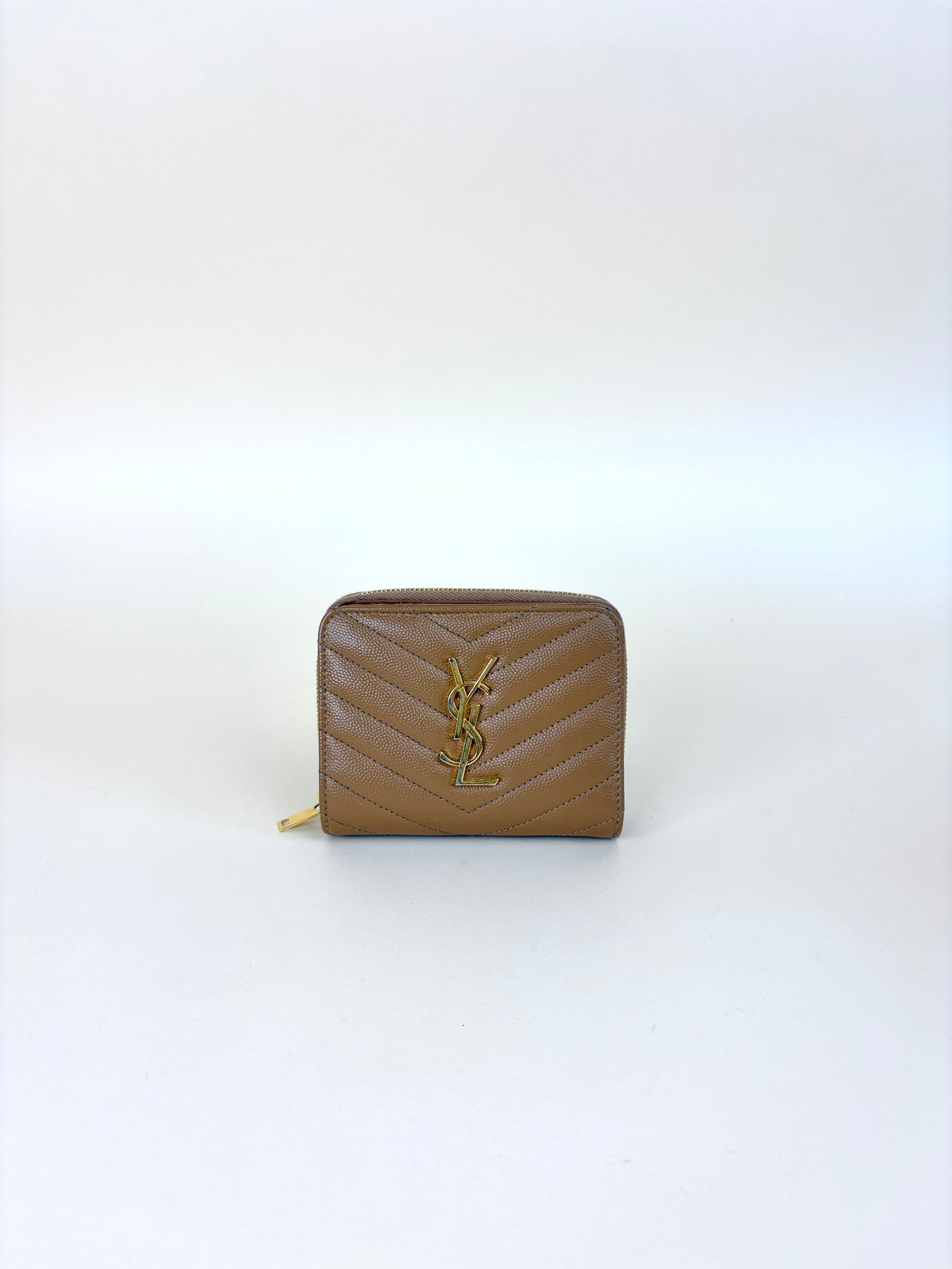 ysl caramel cognac Cassandre matelassé compact zip arroudre wallet
