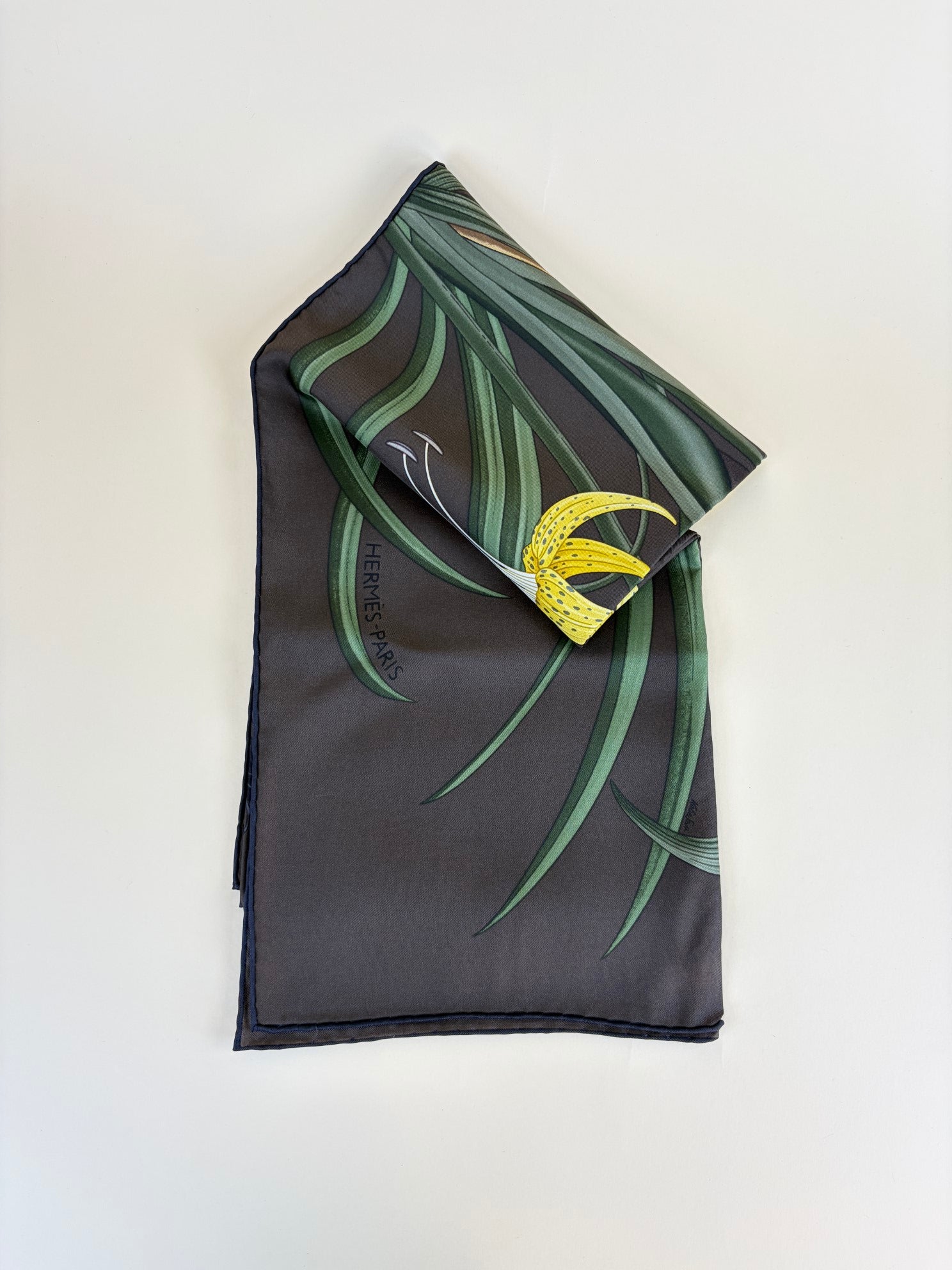 Hermes bouquet final silk scarf ebne sable vert