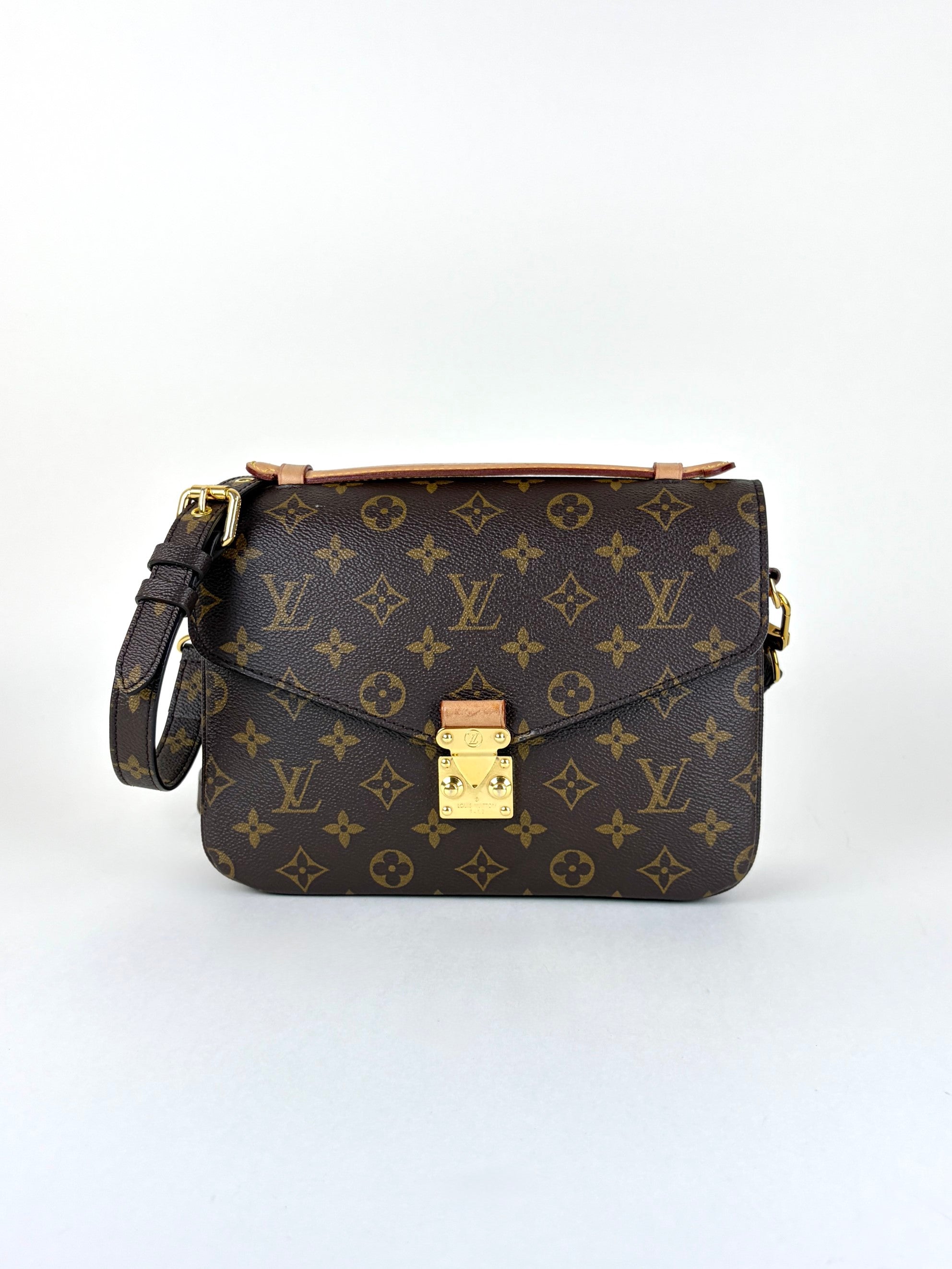 Louis Vuitton Monogram canvas Pochette Metis Bag