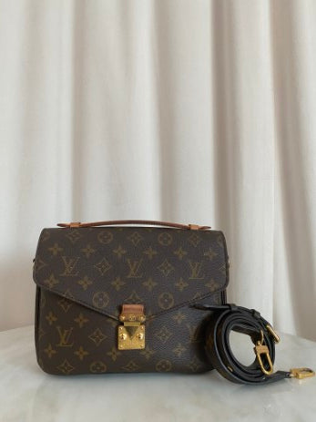 Louis Vuitton Monogram Pochette Metis