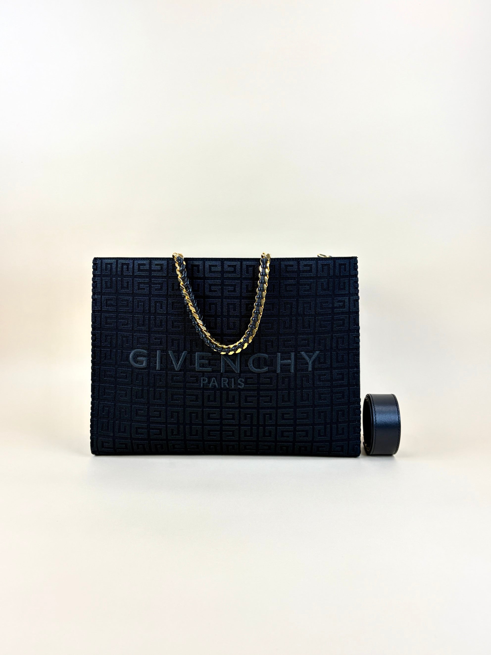 Givenchy black 4G embroidery with chain medium G-tote