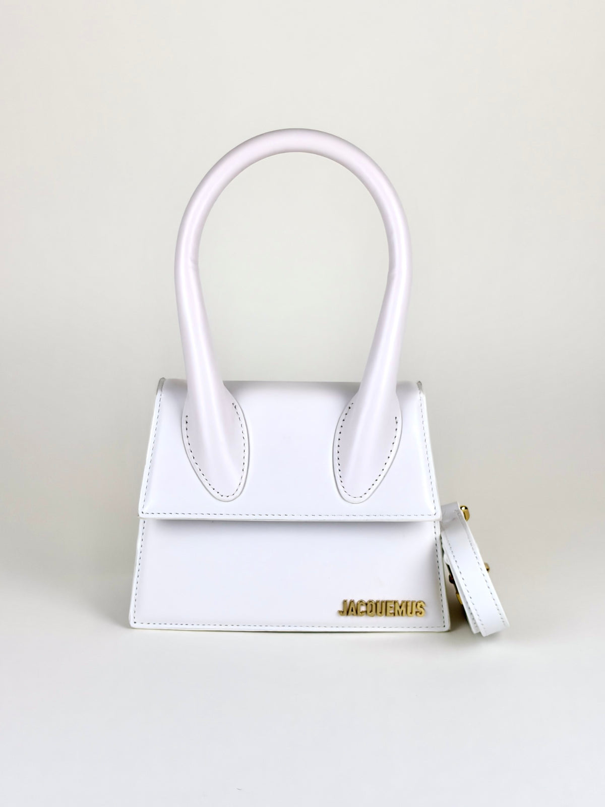 Jacquemus white leather the medium Chiqui to handbag
