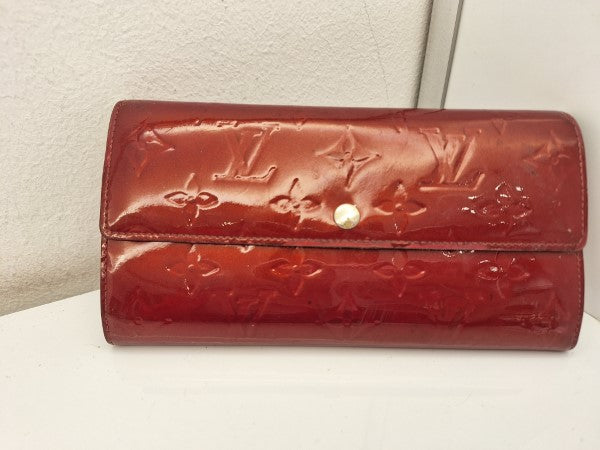 Louis Vuitton Red Monogram Vernis Sarah Wallet