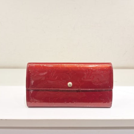 Louis Vuitton Red Monogram Vernis Sarah Wallet