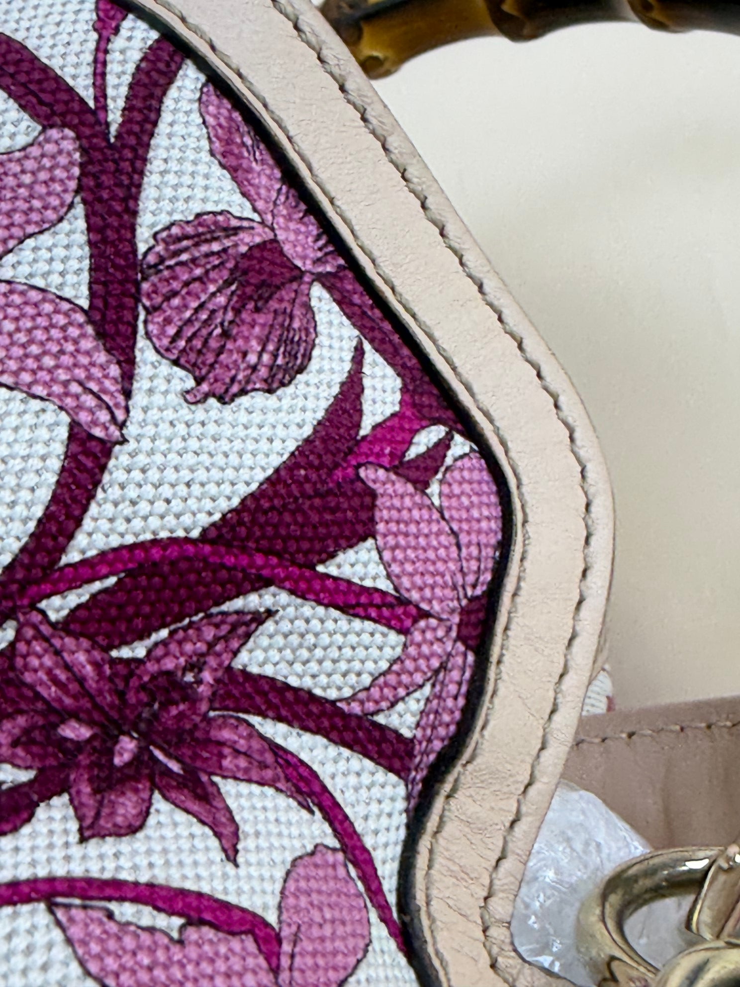 gucci white pink canvas embroidered Peggy bamboo handle bag