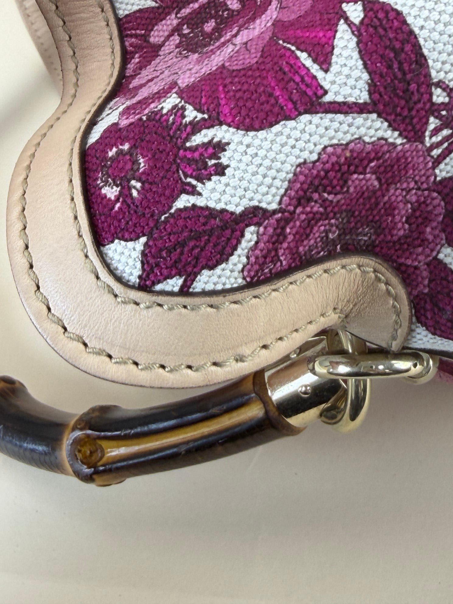 gucci white pink canvas embroidered Peggy bamboo handle bag