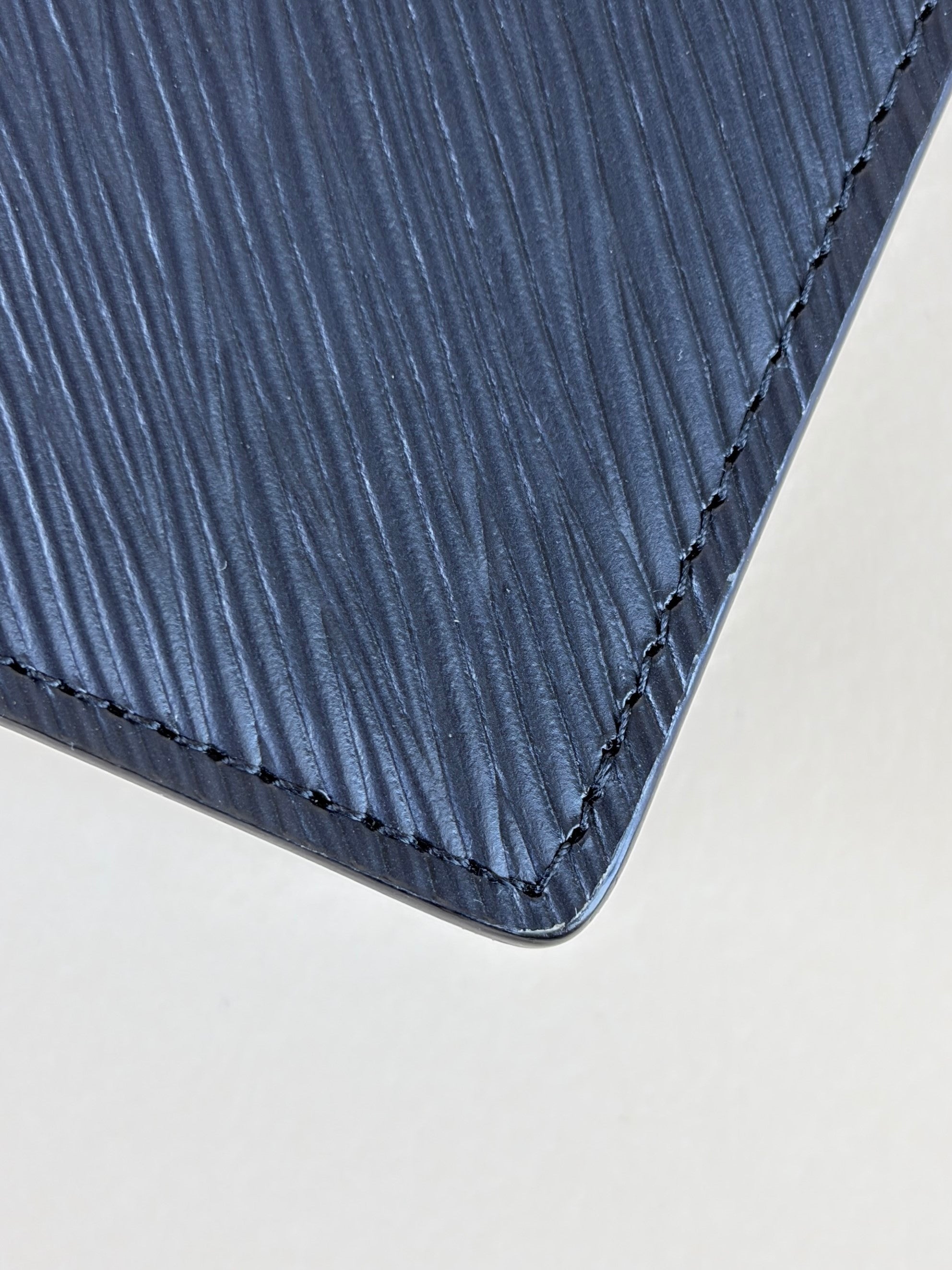 Louis Vuitton Noir Twist Multicartes Small Wallet