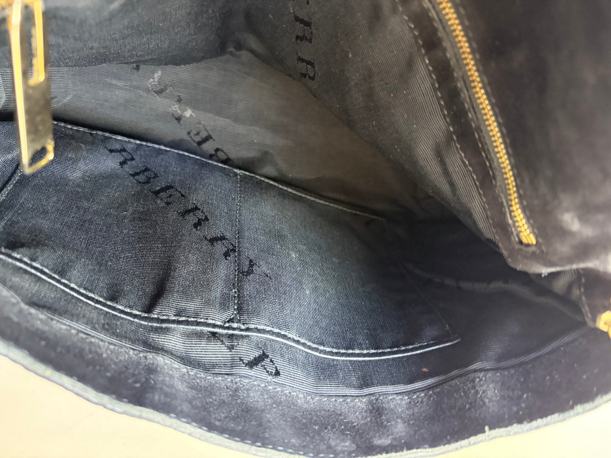 Burberry Black signature grain leather large Mildenhall shoulder bag