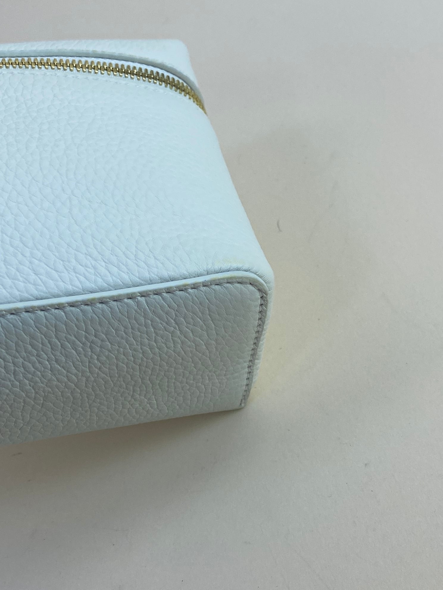 Loro Piana l19 extra pocket off-white grained calfskin