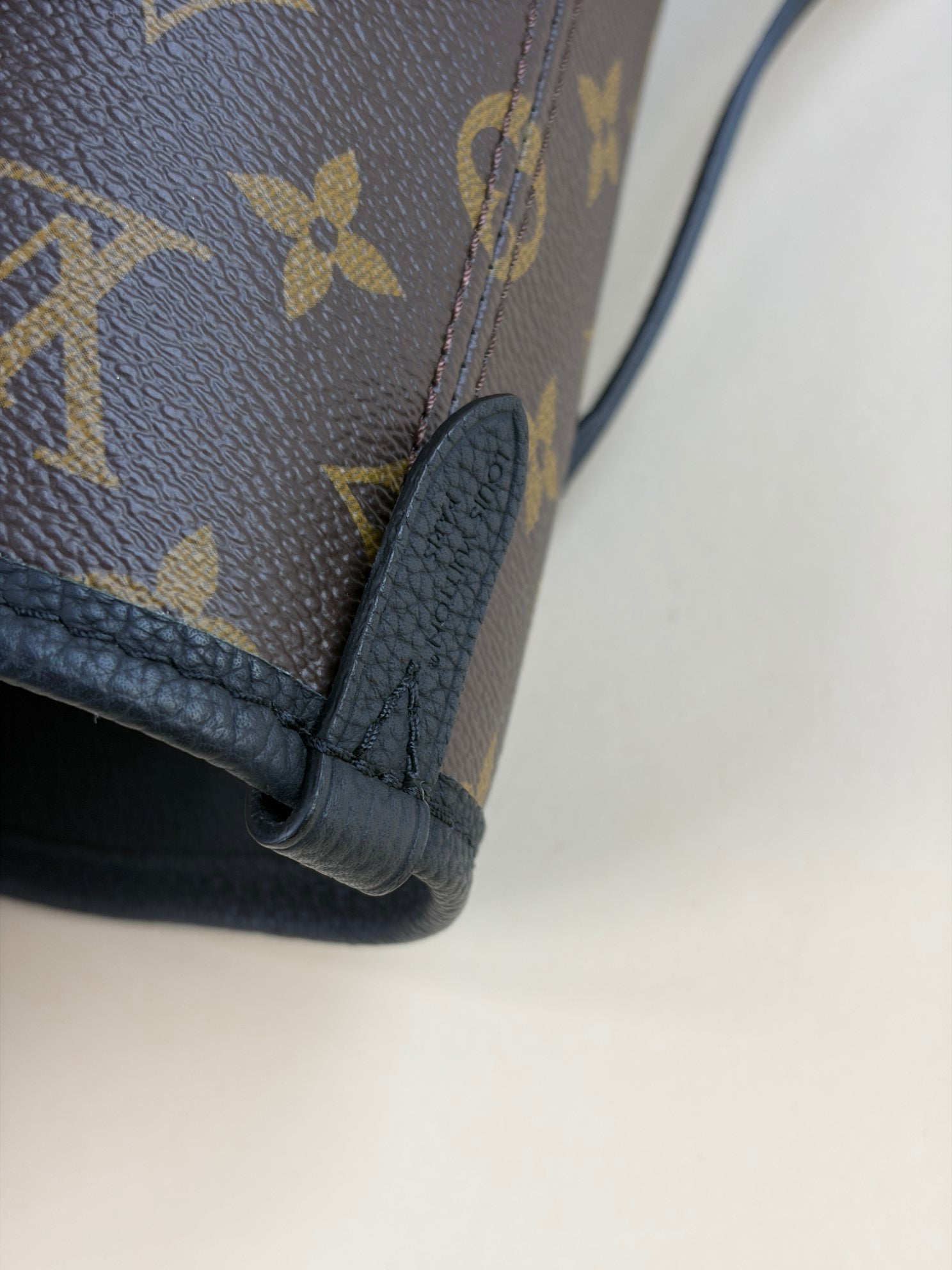 Louis Vuitton  Never full inside out MM monogram and black leather Bag