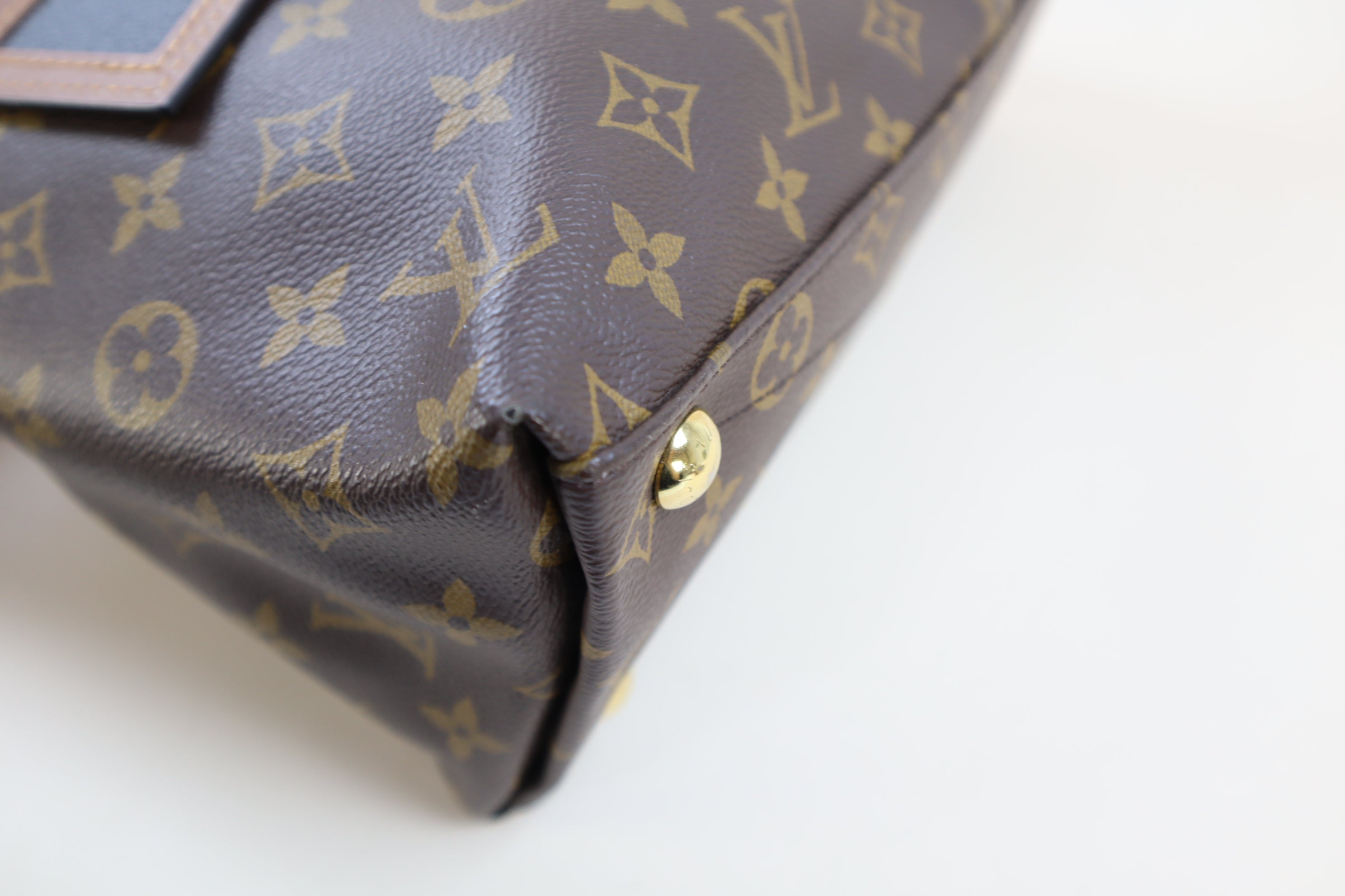 Louis Vuitton Monogram Black MM Tote V Bag