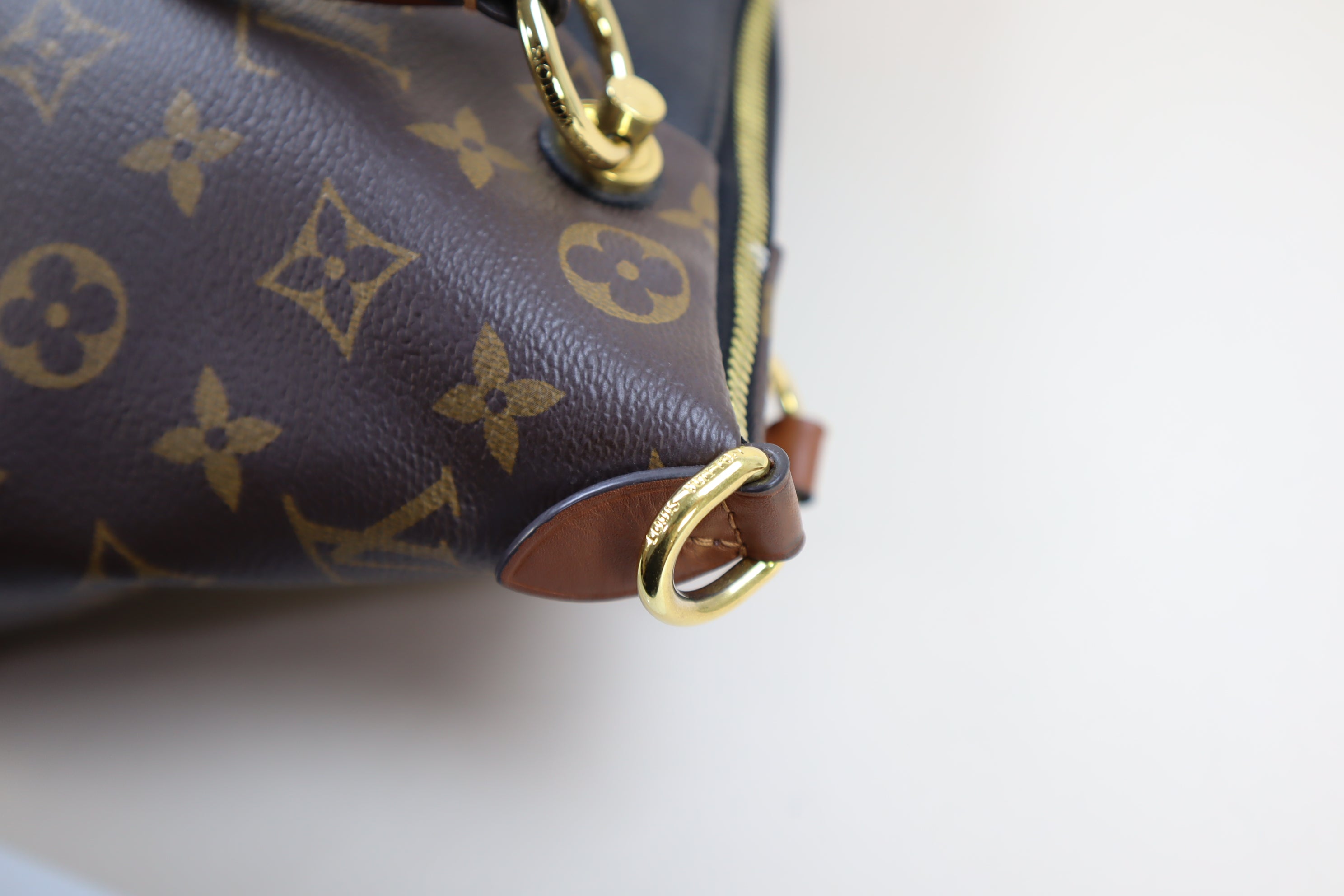 Louis Vuitton Monogram Black MM Tote V Bag