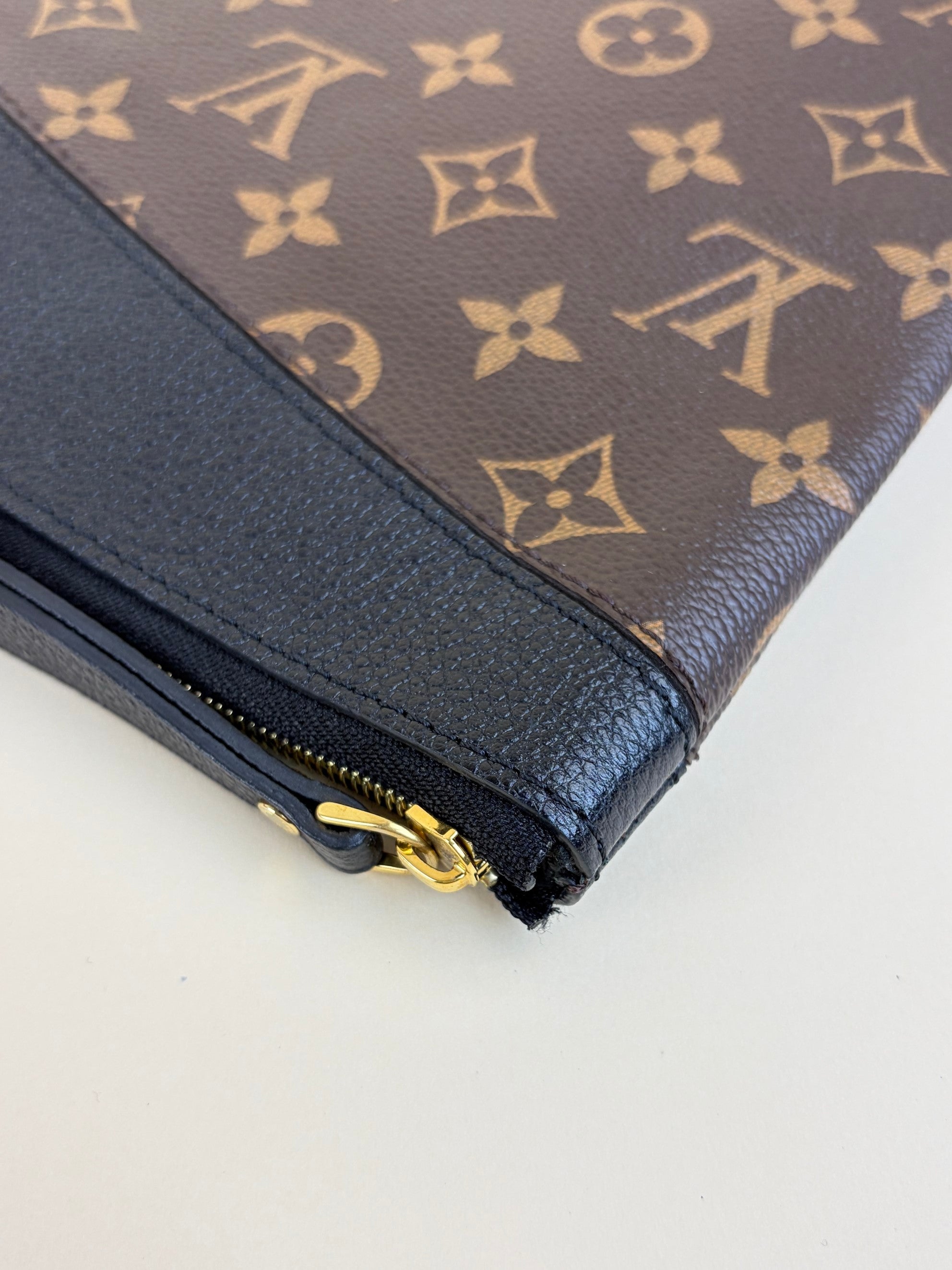 louis Vuitton black calfskin and monogram canvas daily pouch