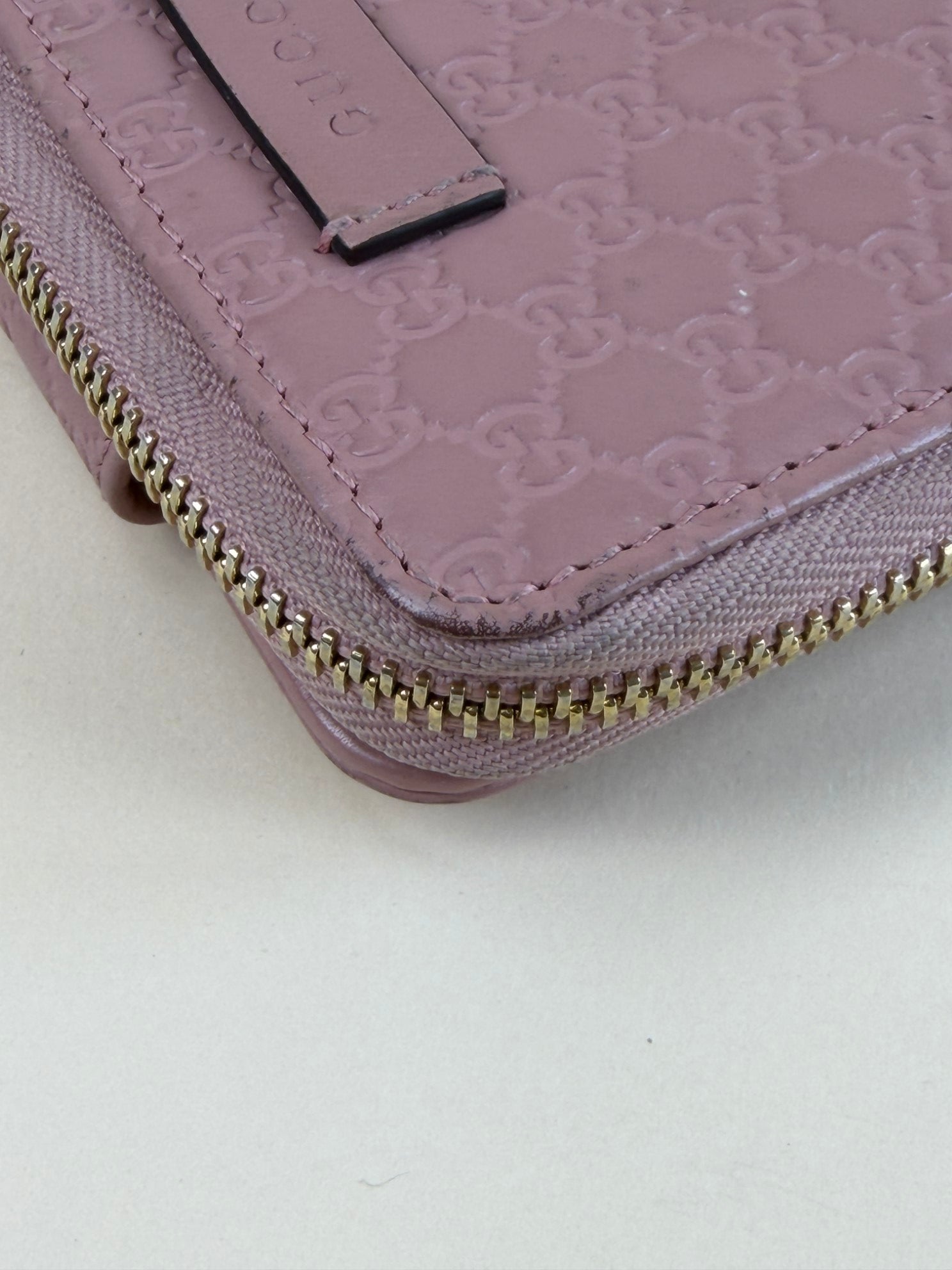 Gucci compact microgussicma pink small wallet
