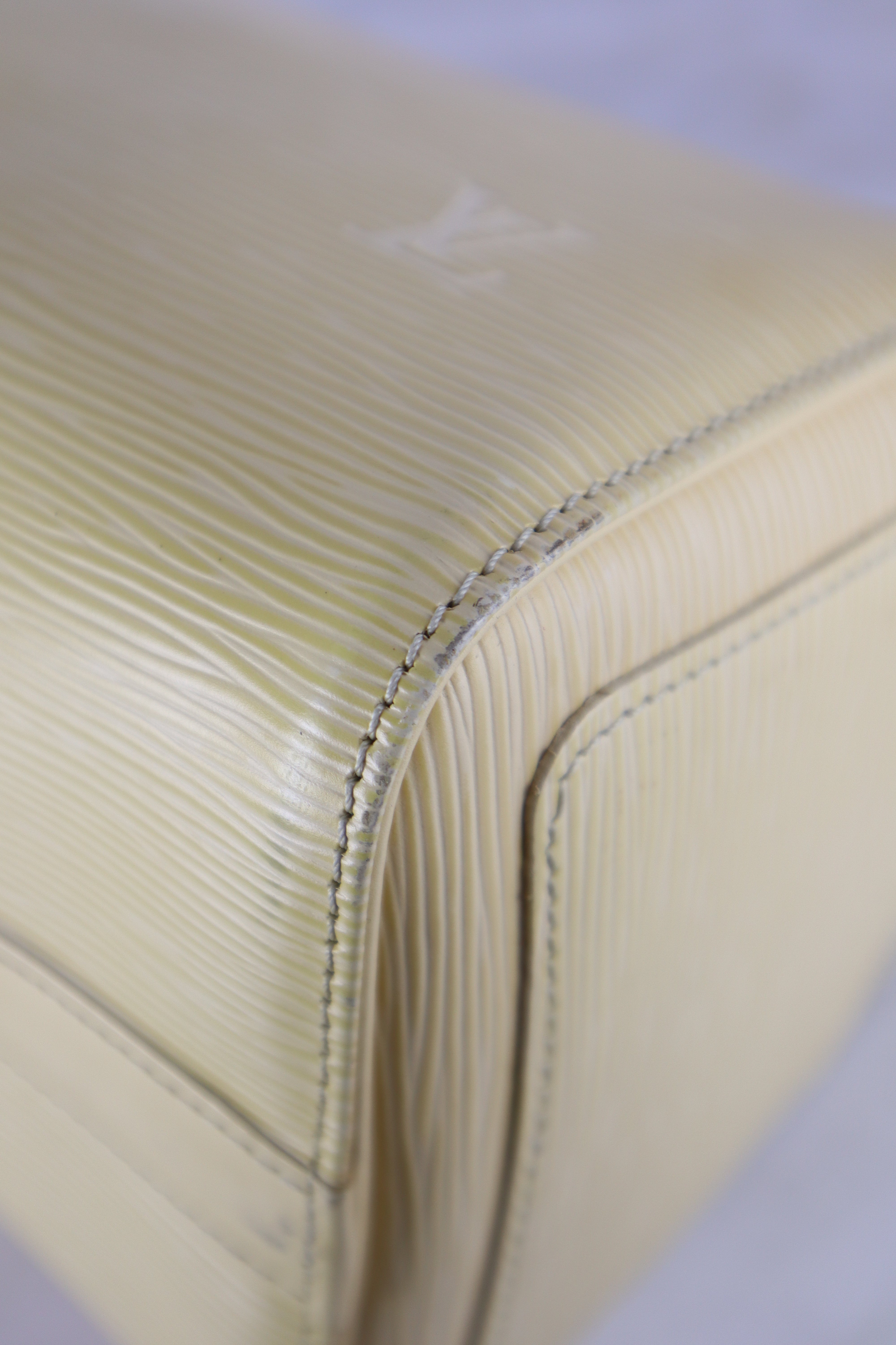 Louis Vuitton Yellow Speedy 25 Satchel Top Handle Bag