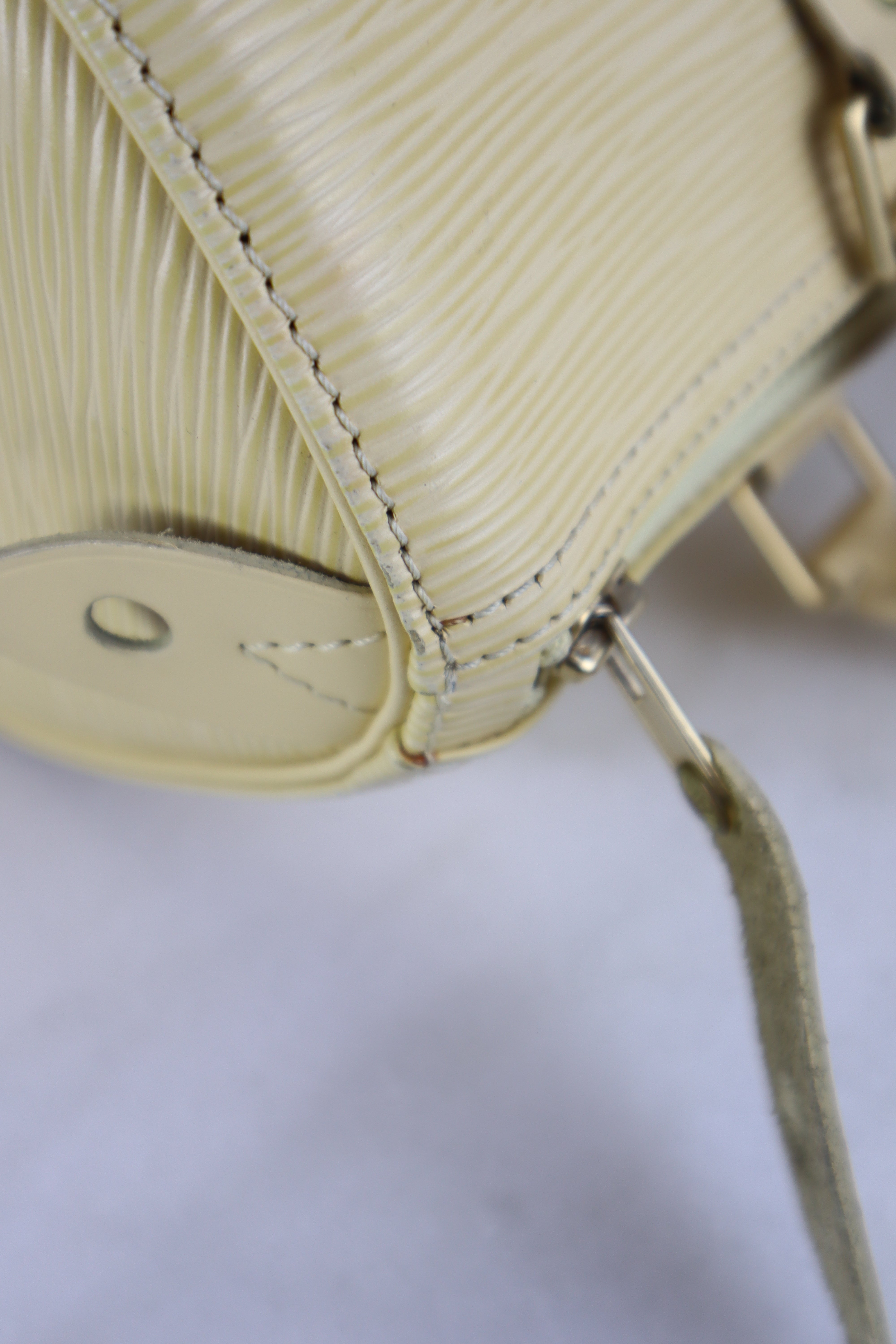 Louis Vuitton Yellow Speedy 25 Satchel Top Handle Bag