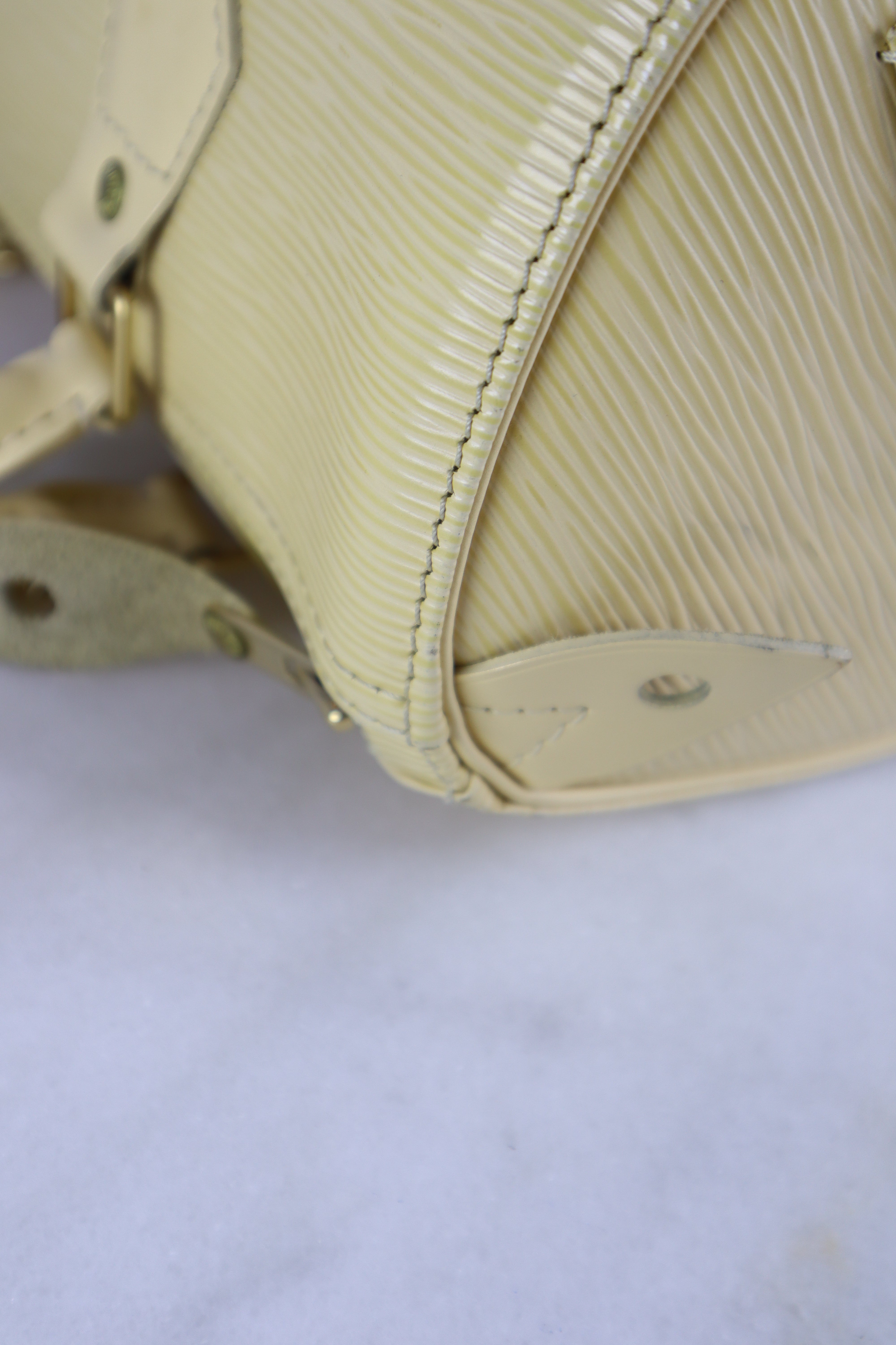 Louis Vuitton Yellow Speedy 25 Satchel Top Handle Bag