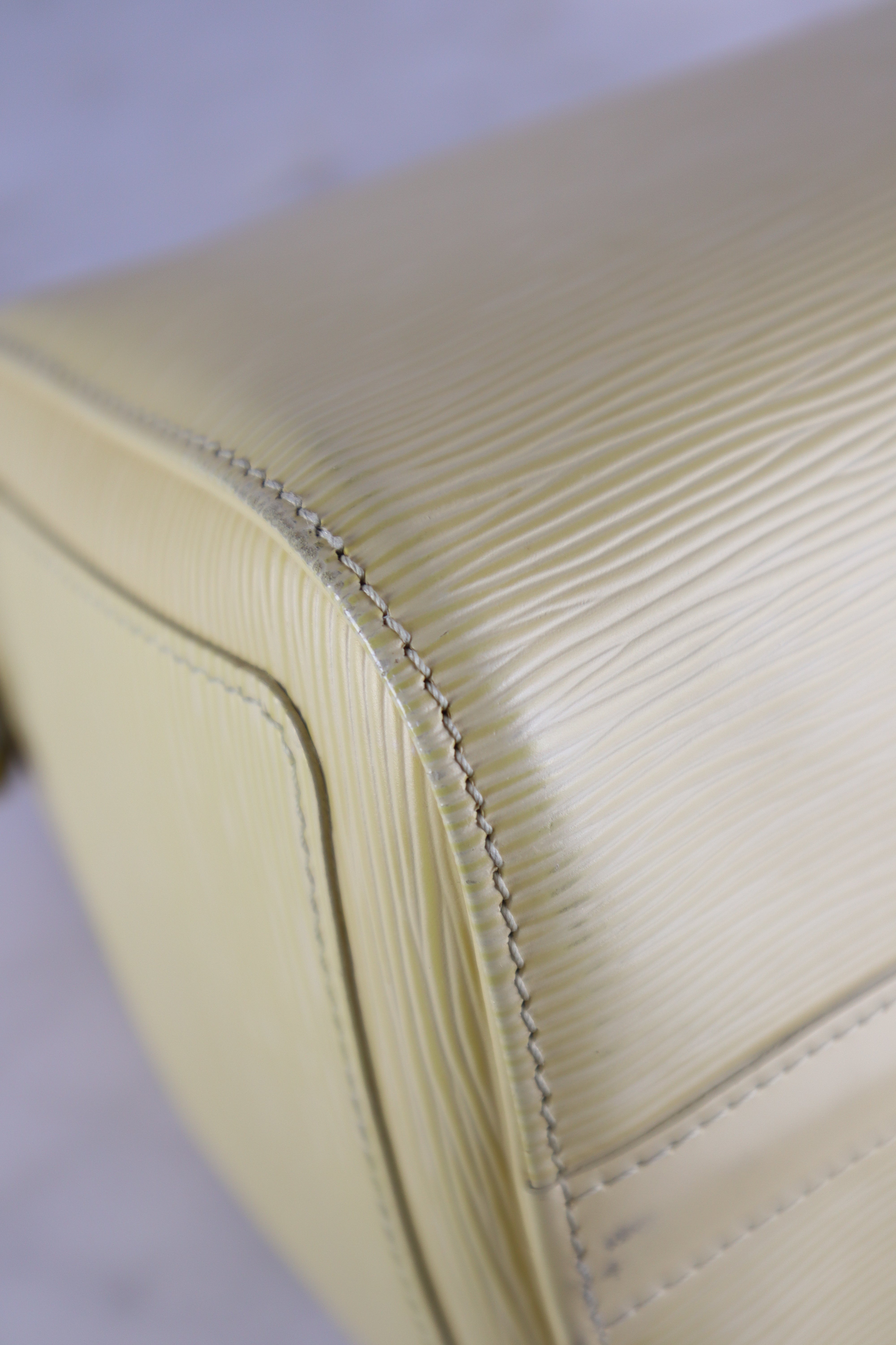 Louis Vuitton Yellow Speedy 25 Satchel Top Handle Bag