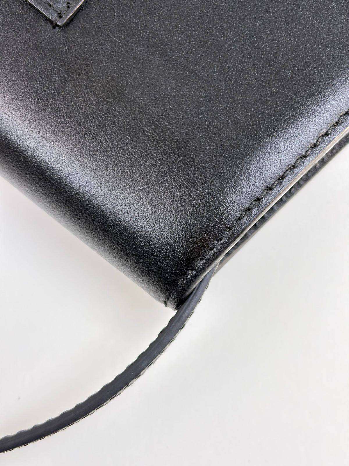 JACQUEMUS black the long bambino flap shoulder bag