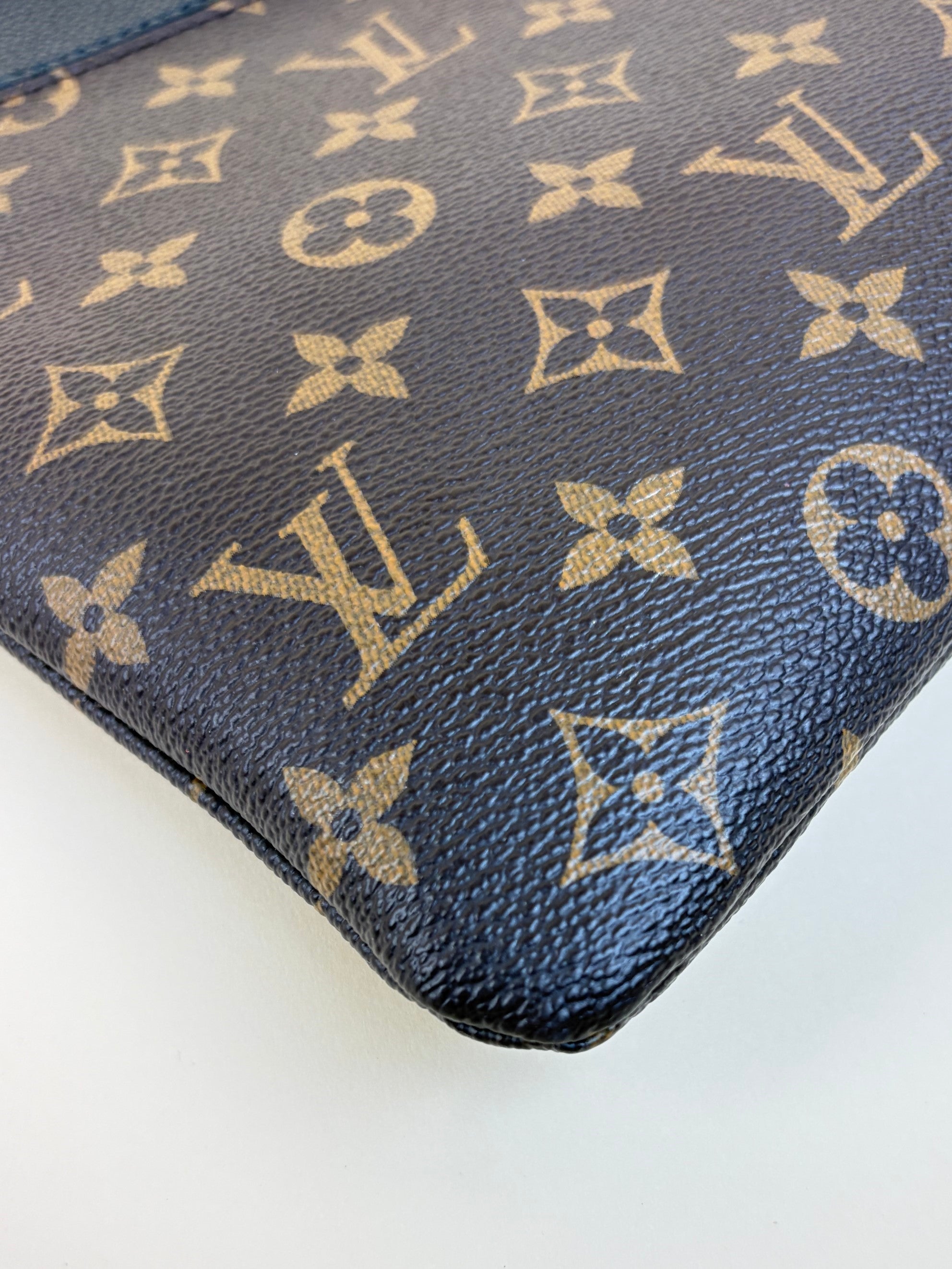 louis Vuitton black calfskin and monogram canvas daily pouch
