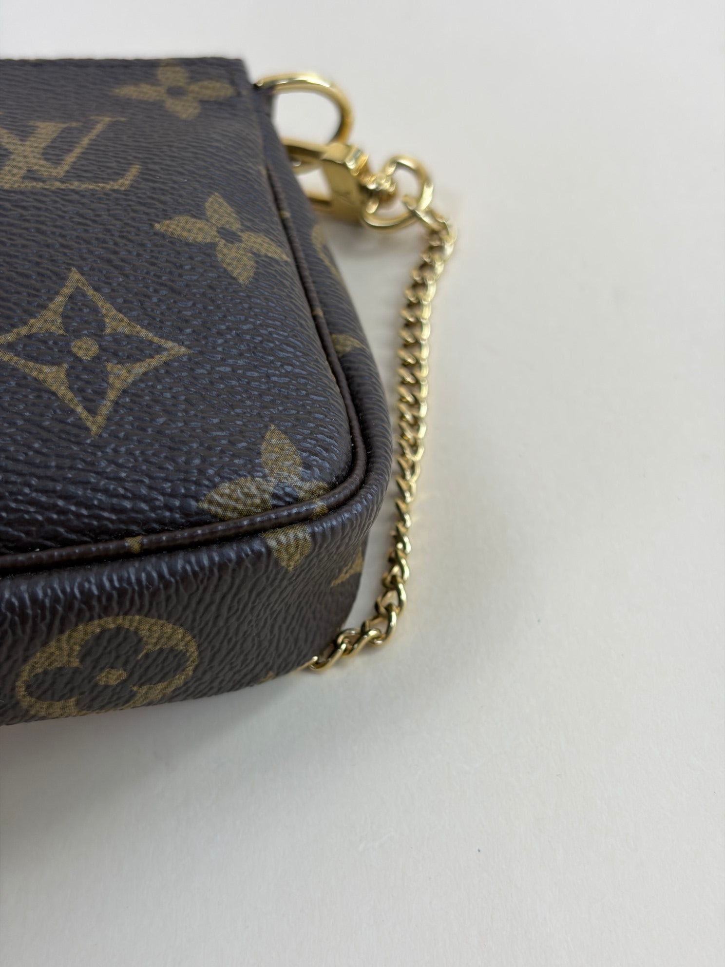 Louis Vuitton Monogram Red 2022 Holiday Christmas Animation Paris Mini Pochette