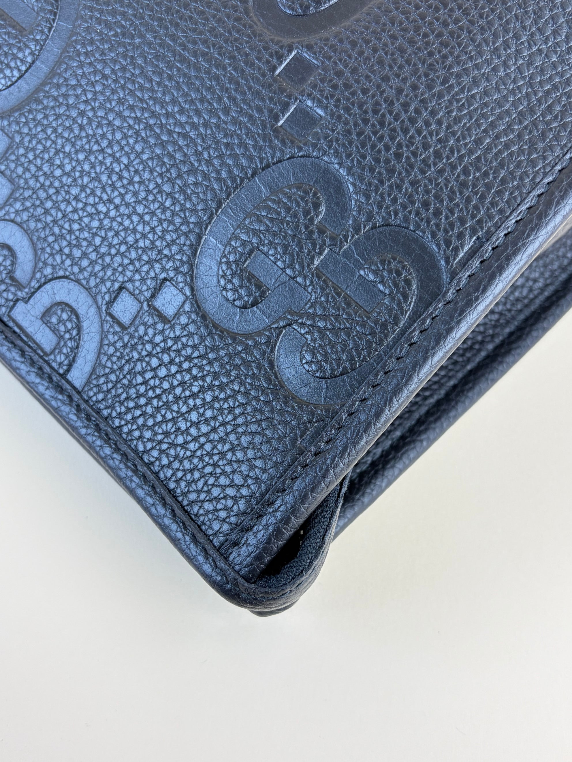 Gucci black leather jumbo gg pouch