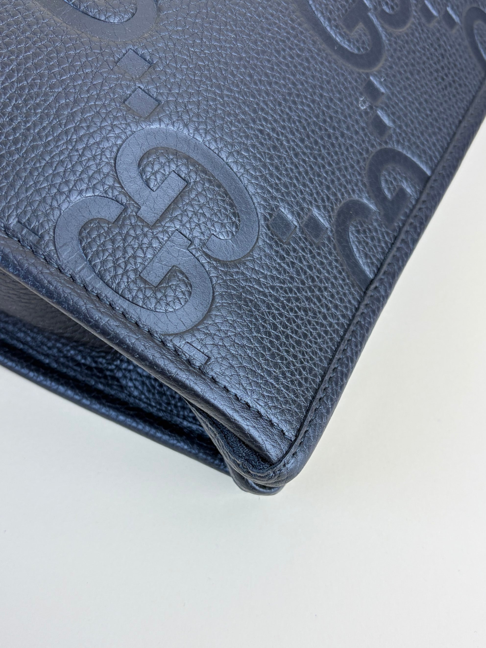 Gucci black leather jumbo gg pouch