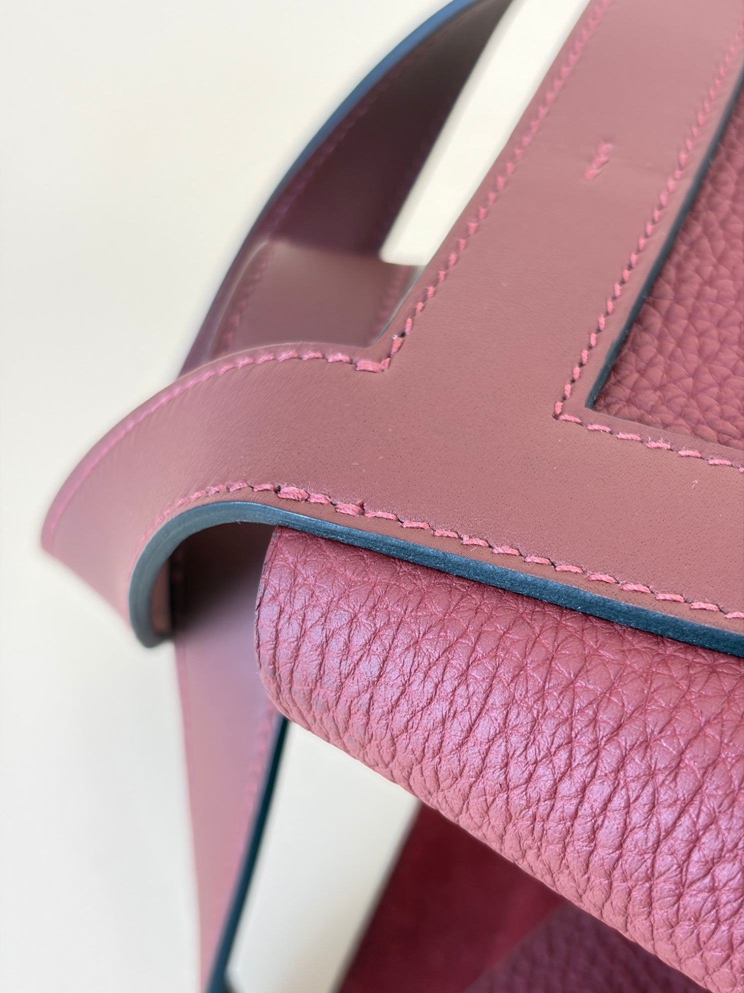 Hermes rouge h tourbillon Clemence swift in the loop 23