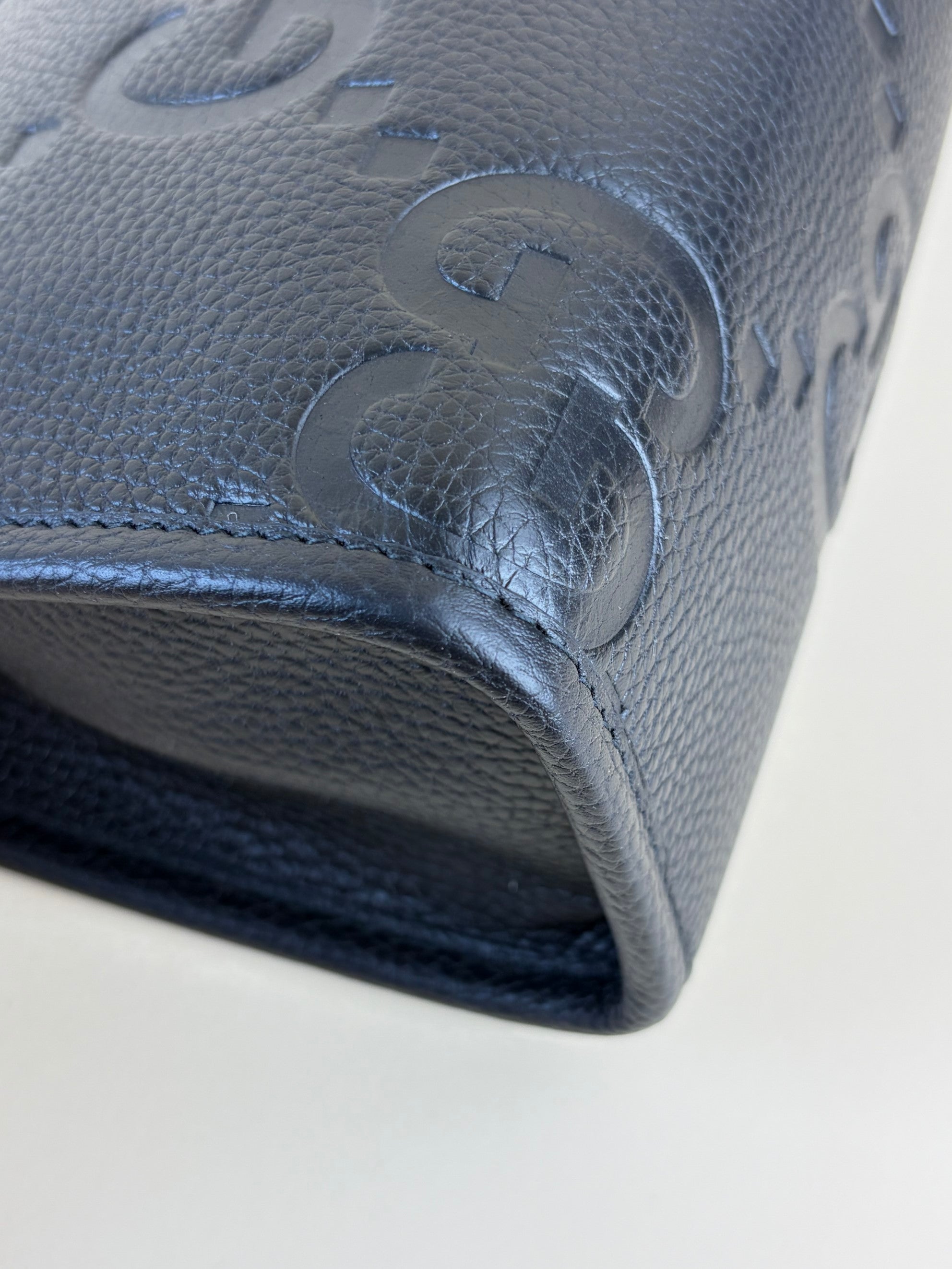 Gucci black leather jumbo gg pouch