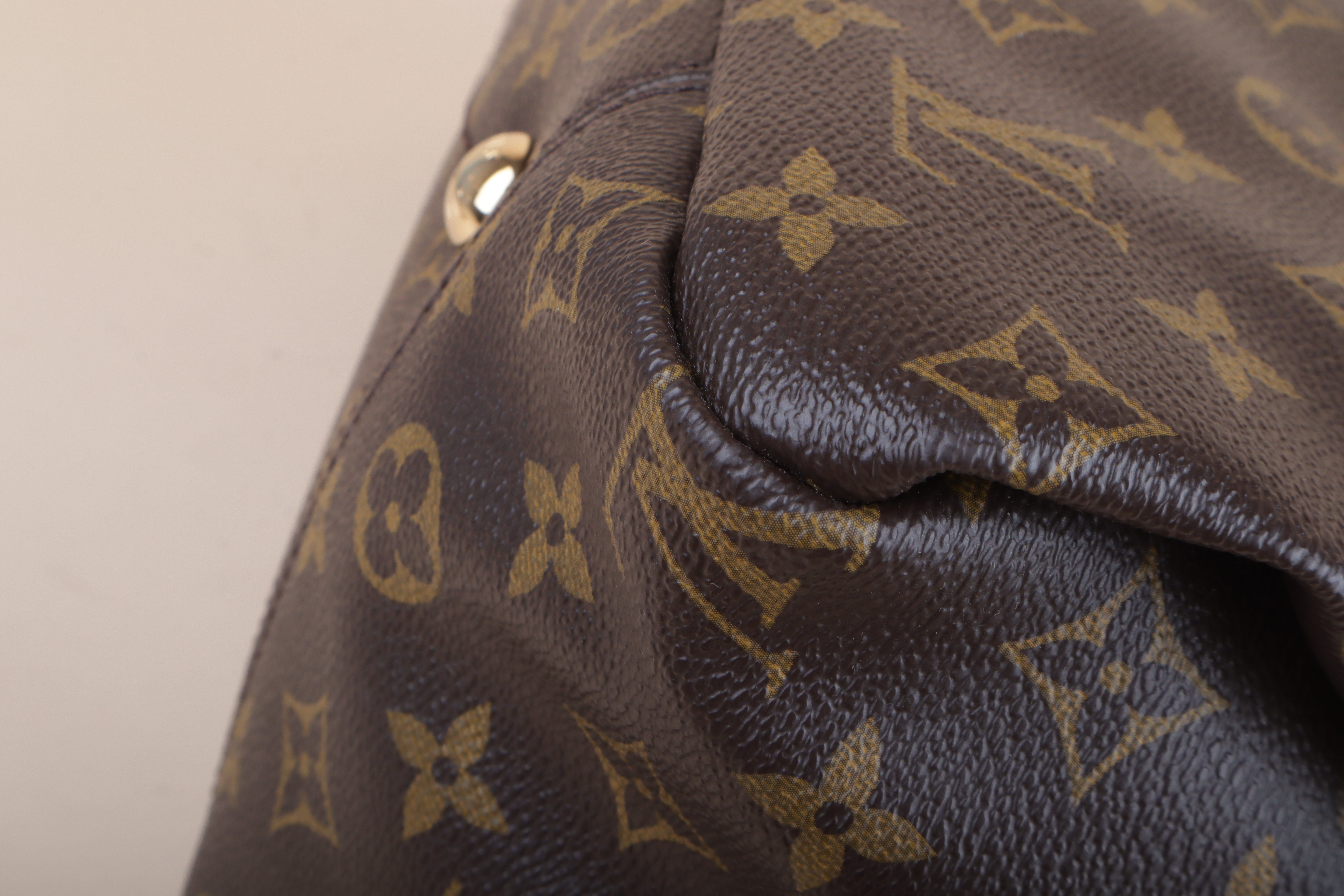 Louis Vuitton Monogram Artsy Bag