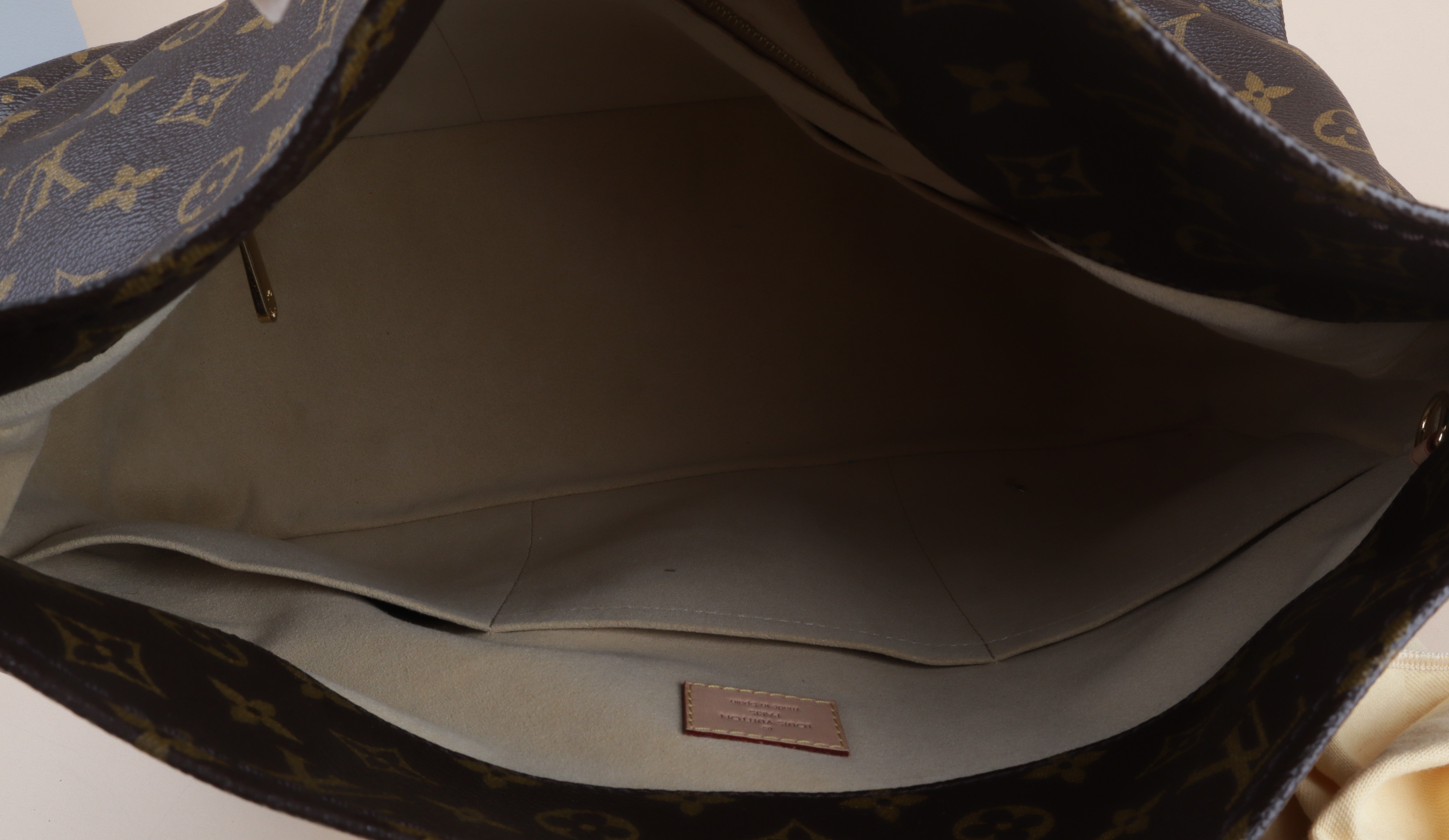 Louis Vuitton Monogram Artsy Bag