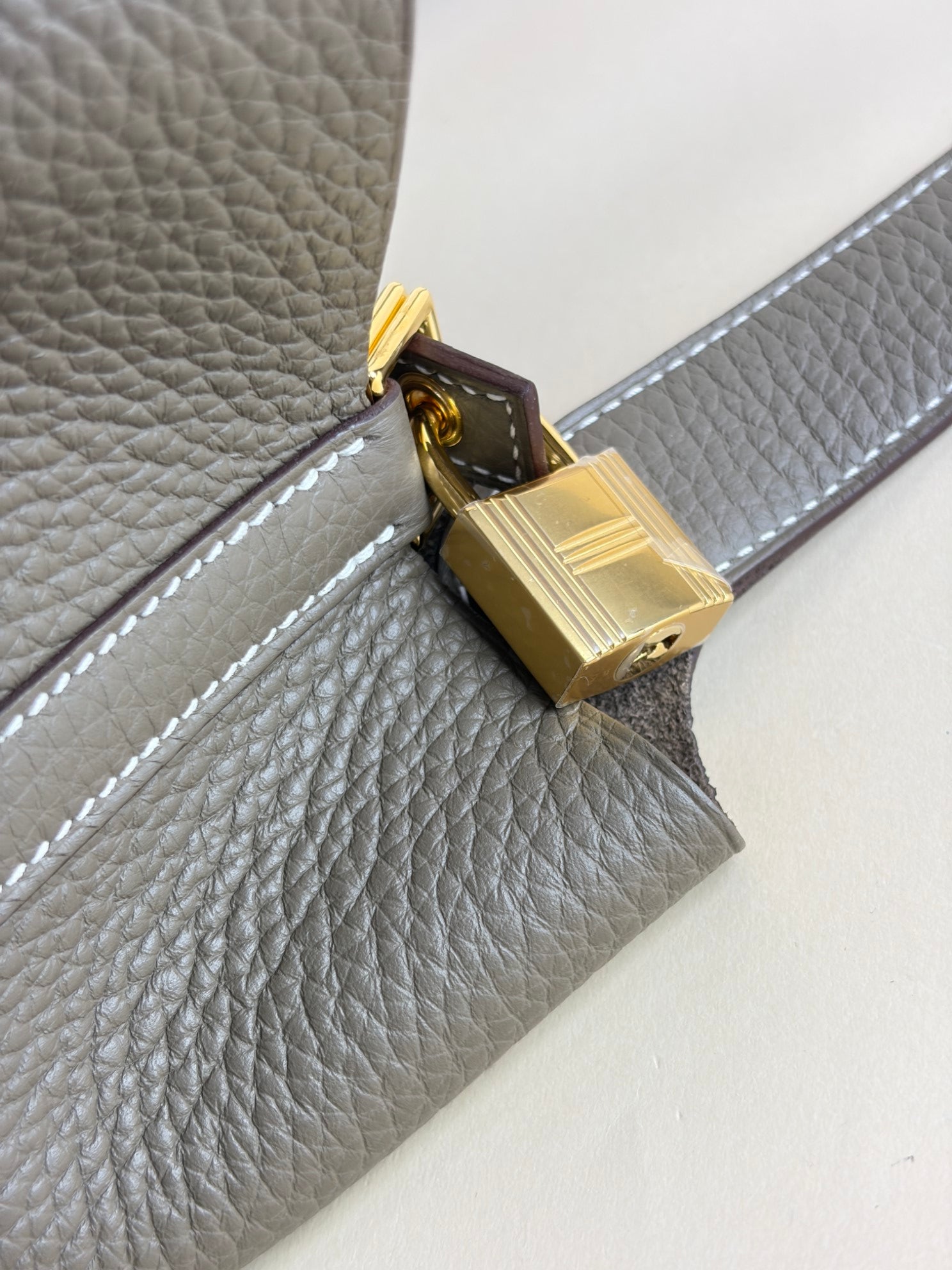 Hermes etoupe taunillon Clemence  Picot in Lock 22 Bag