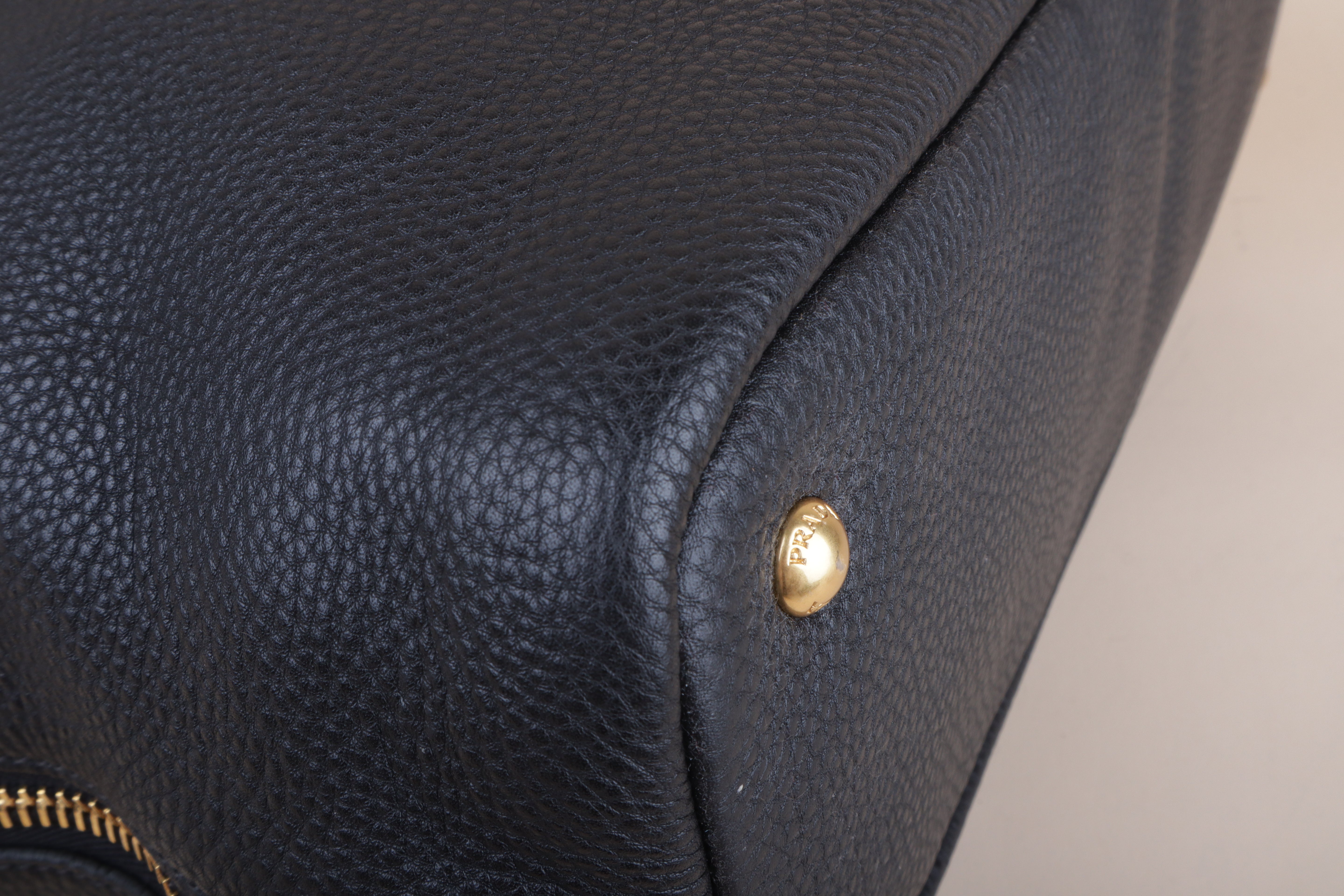 Prada side zip black vitello danio large tote bag