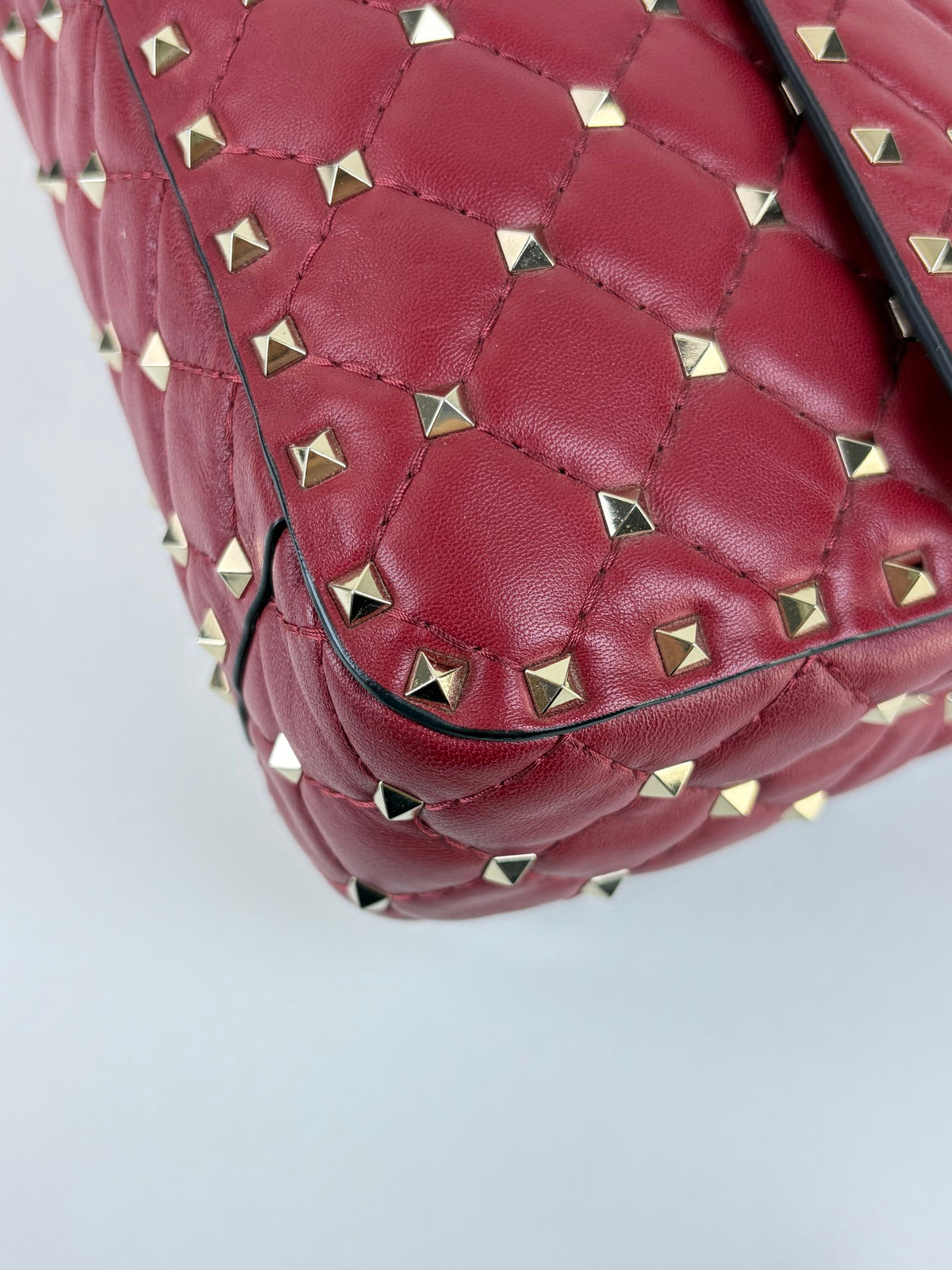 Valentino spike red small rock stud spike