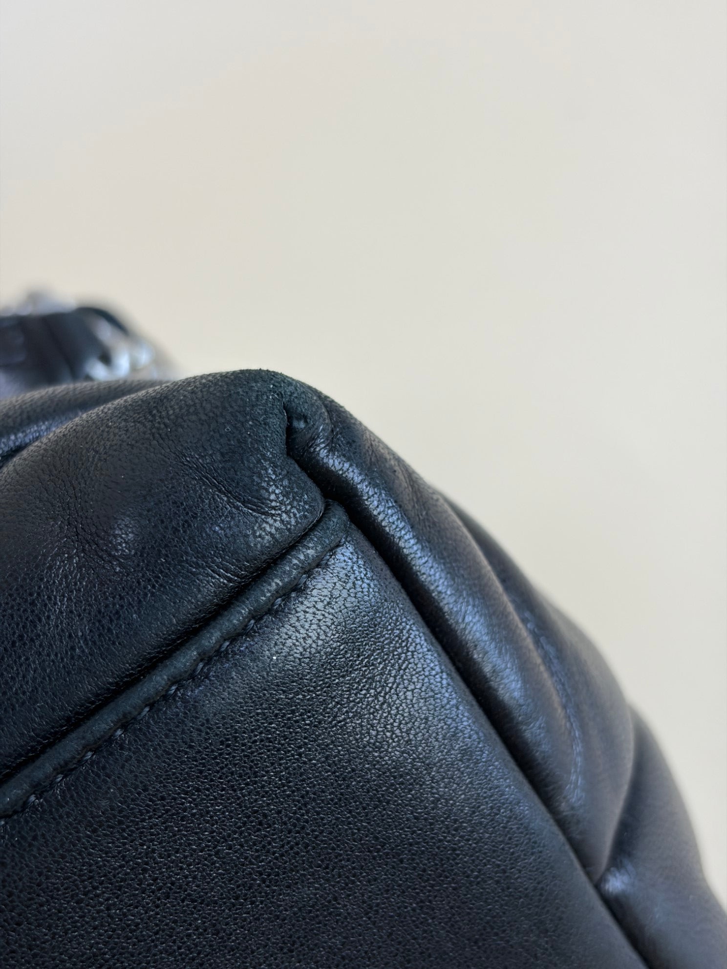 YSL  lou lou Black Puffer