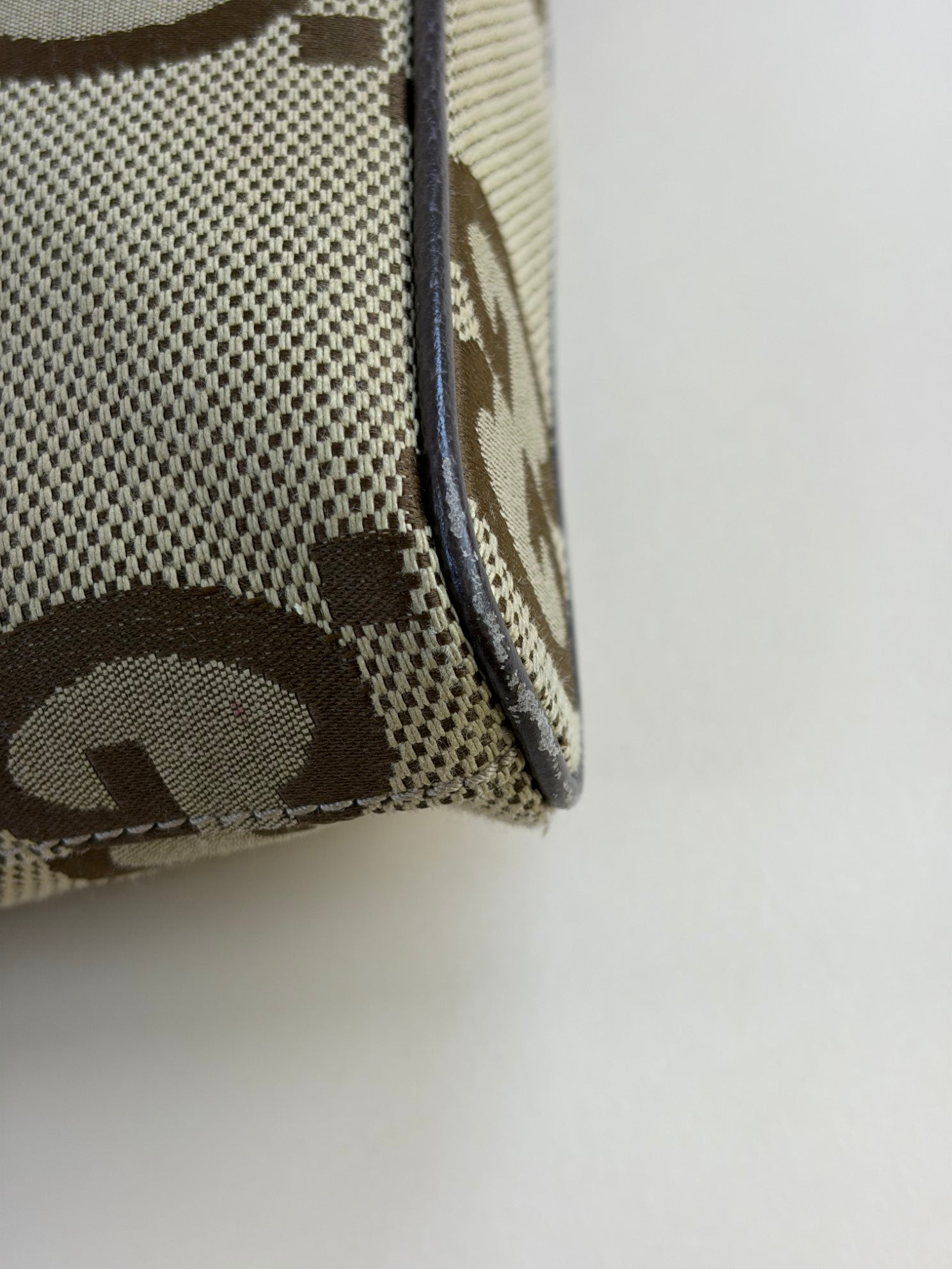 Gucci Brown GG Jumbo Wristlet Messenger Bag