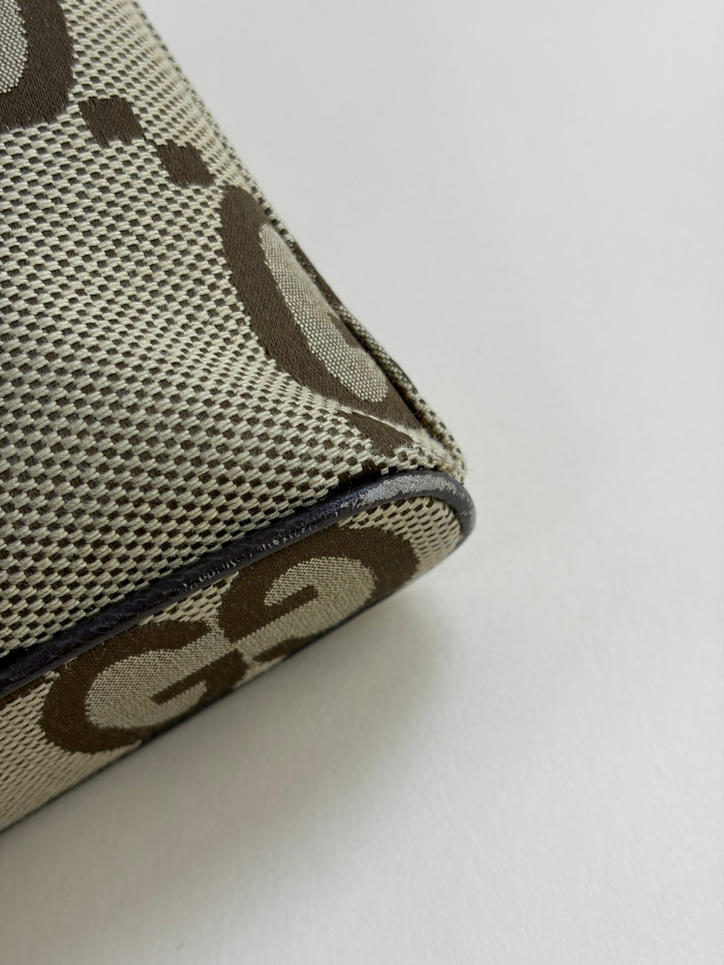 Gucci Brown GG Jumbo Wristlet Messenger Bag