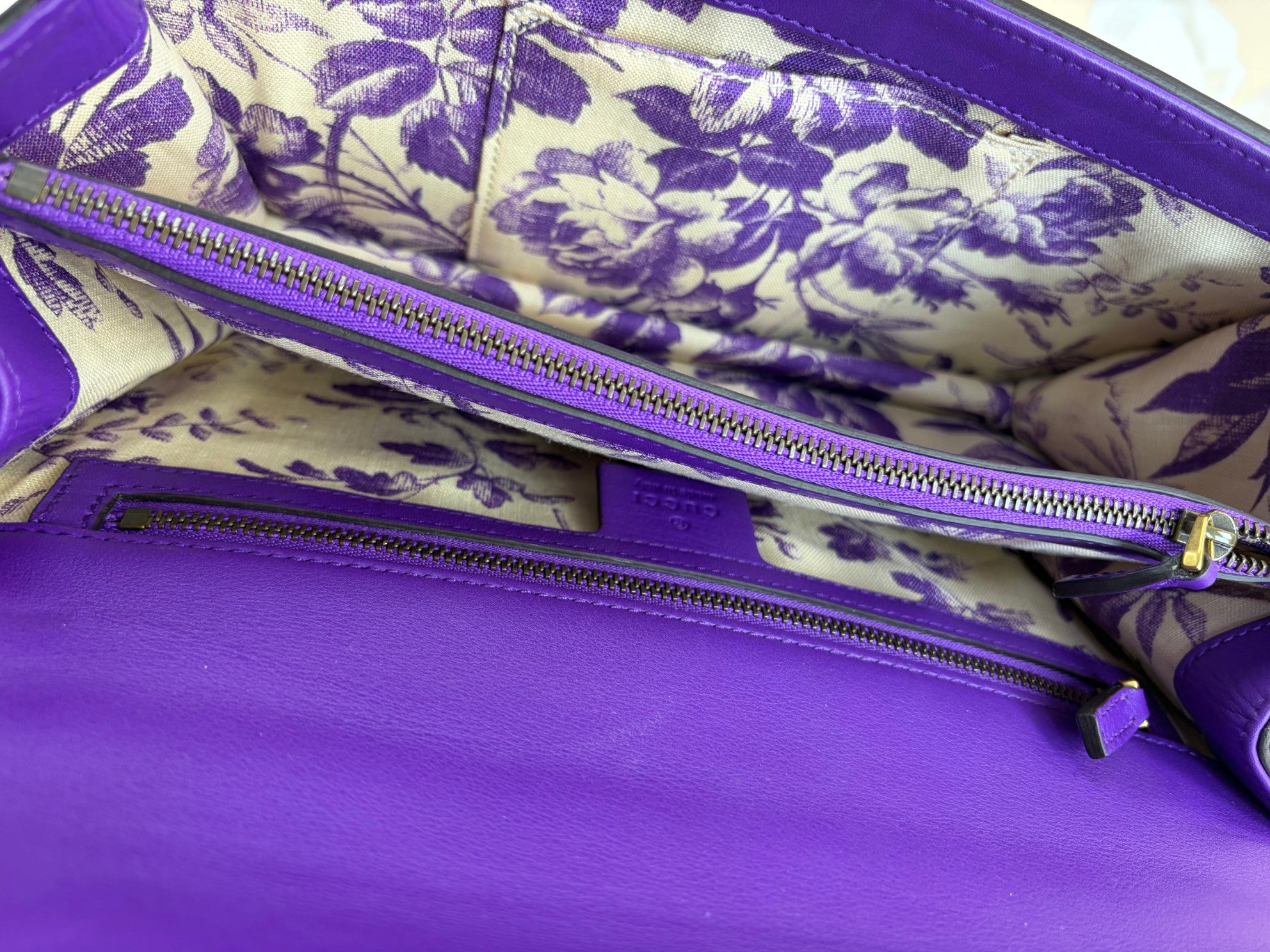 Gucci purple calf skin leather animalier shoulder bag