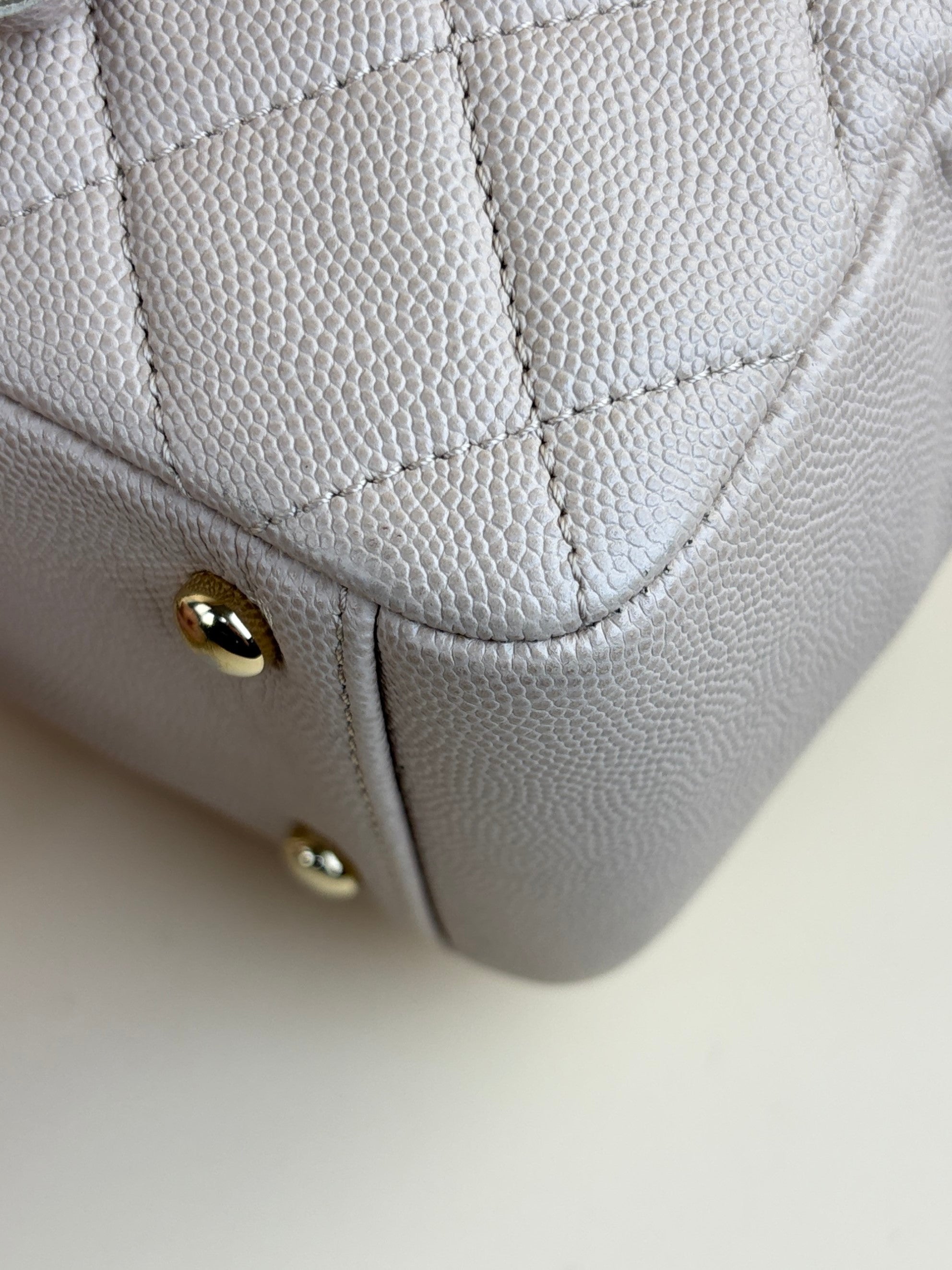 Chanel  beige business affinity large caviar leather