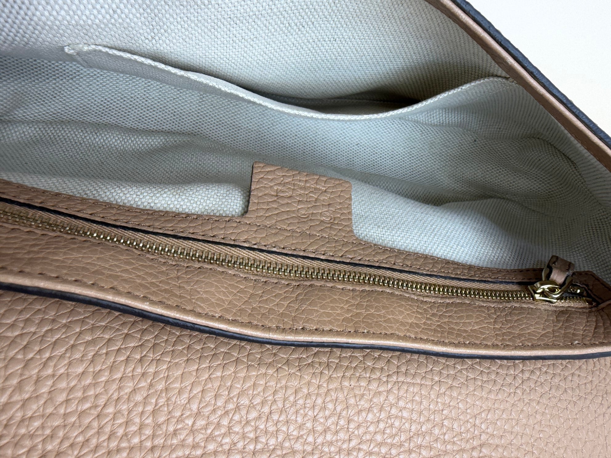 Gucci pebbled calfskin medium soho flap chain crossbody bag