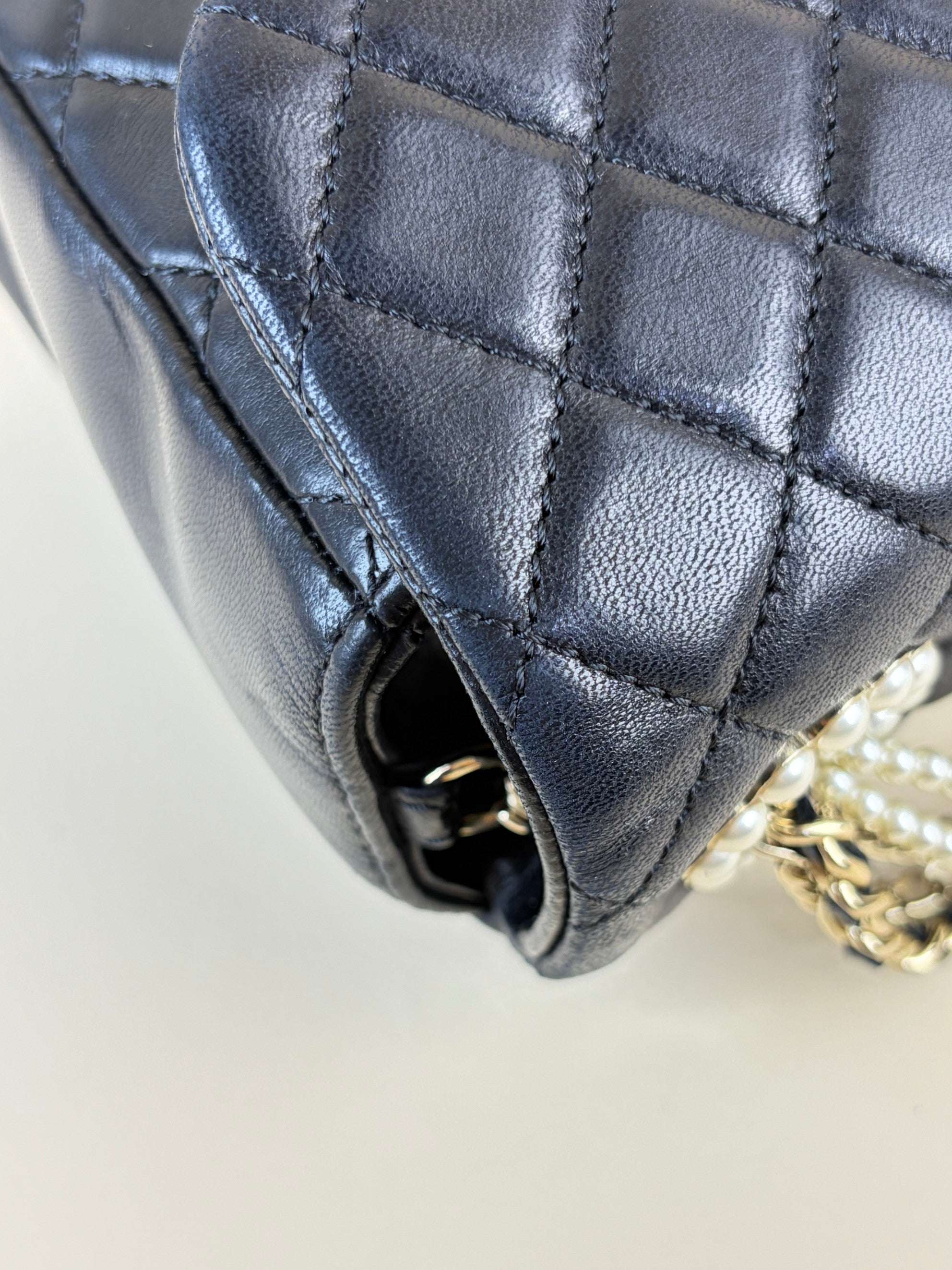 CHANEL black quilted lambskin leather Westminster pearl medium flap bag